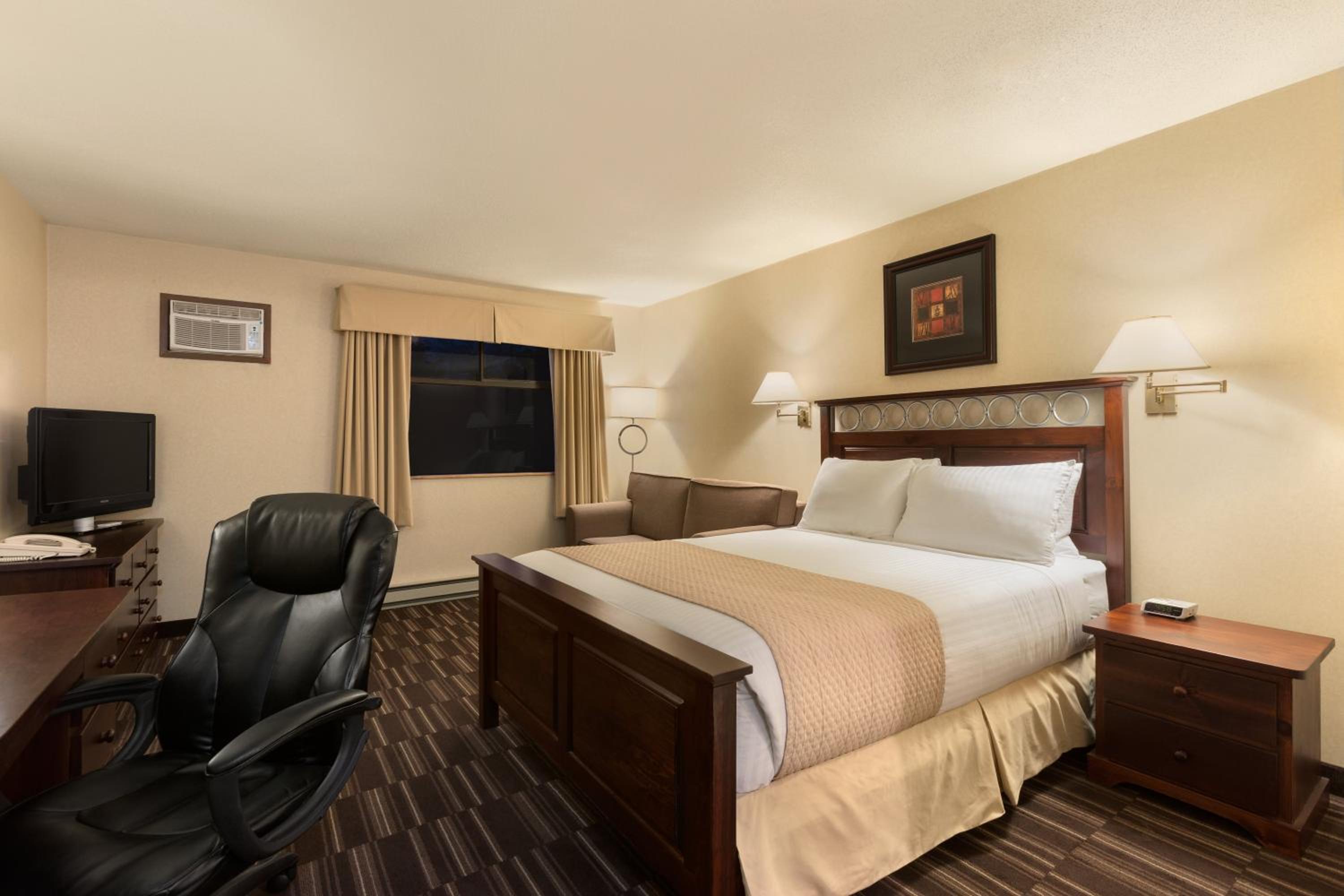 Queen Room - Mobility Access/Non-Smoking - Photo 1