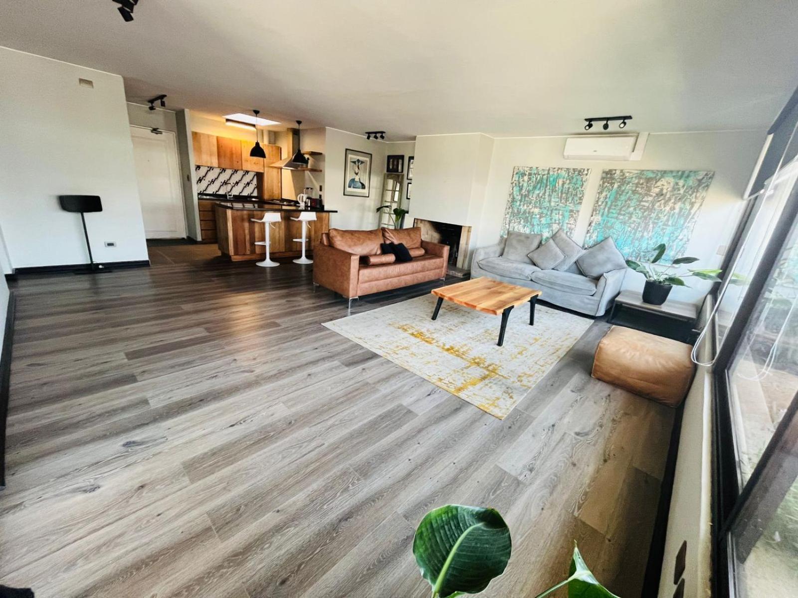 Two-Bedroom Deluxe Apartment with Balcony photo 2