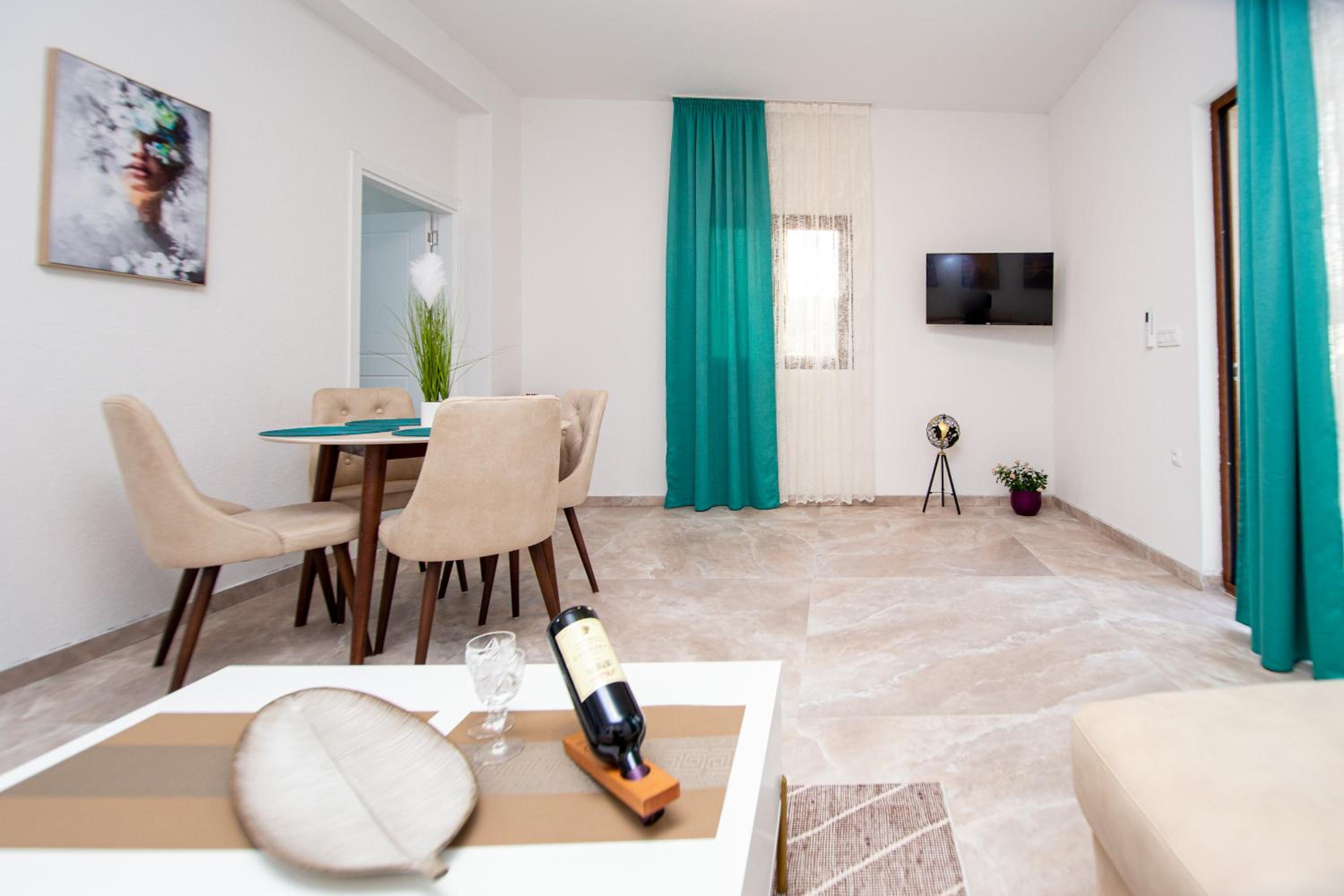 One-Bedroom Apartment with Pool View