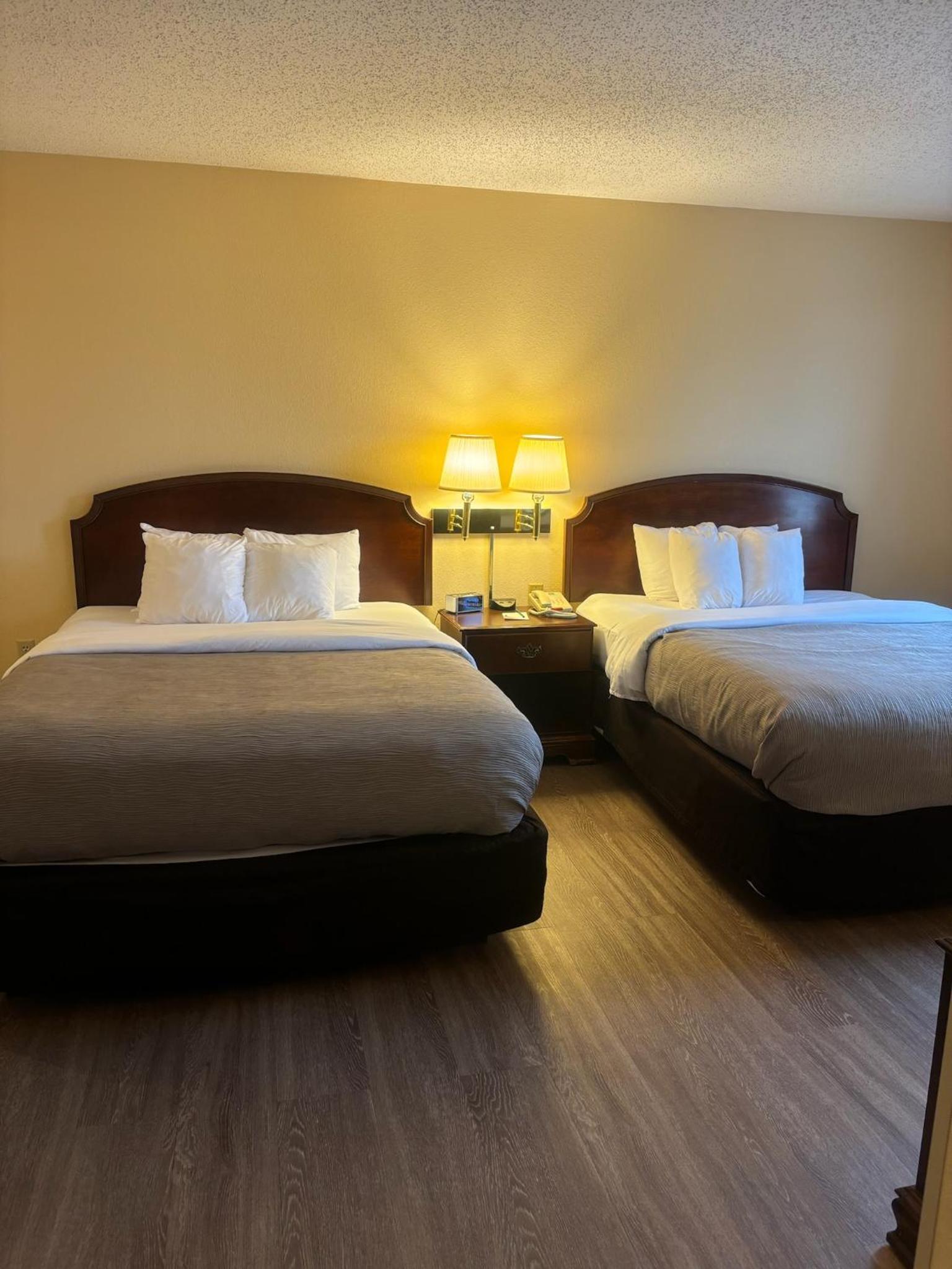Queen Room with Two Queen Beds - Non-Smoking - Photo 1