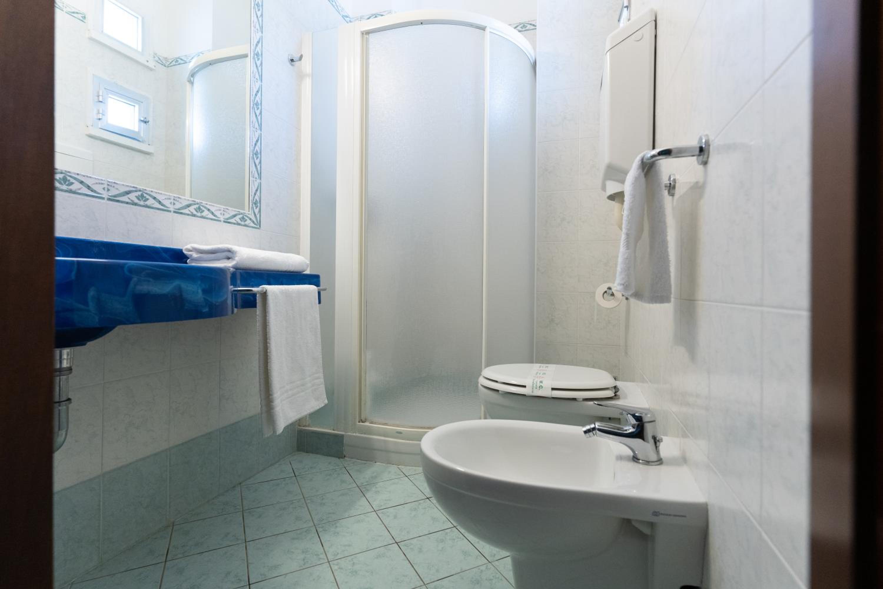 Deluxe Triple Room with Sea View - Photo 2