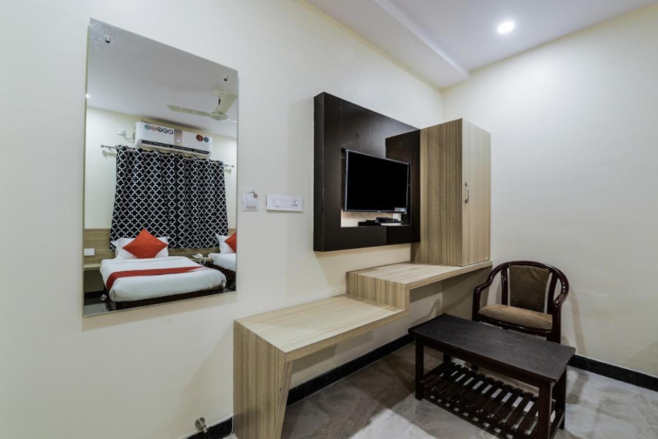 Deluxe Family Suite - Photo 10