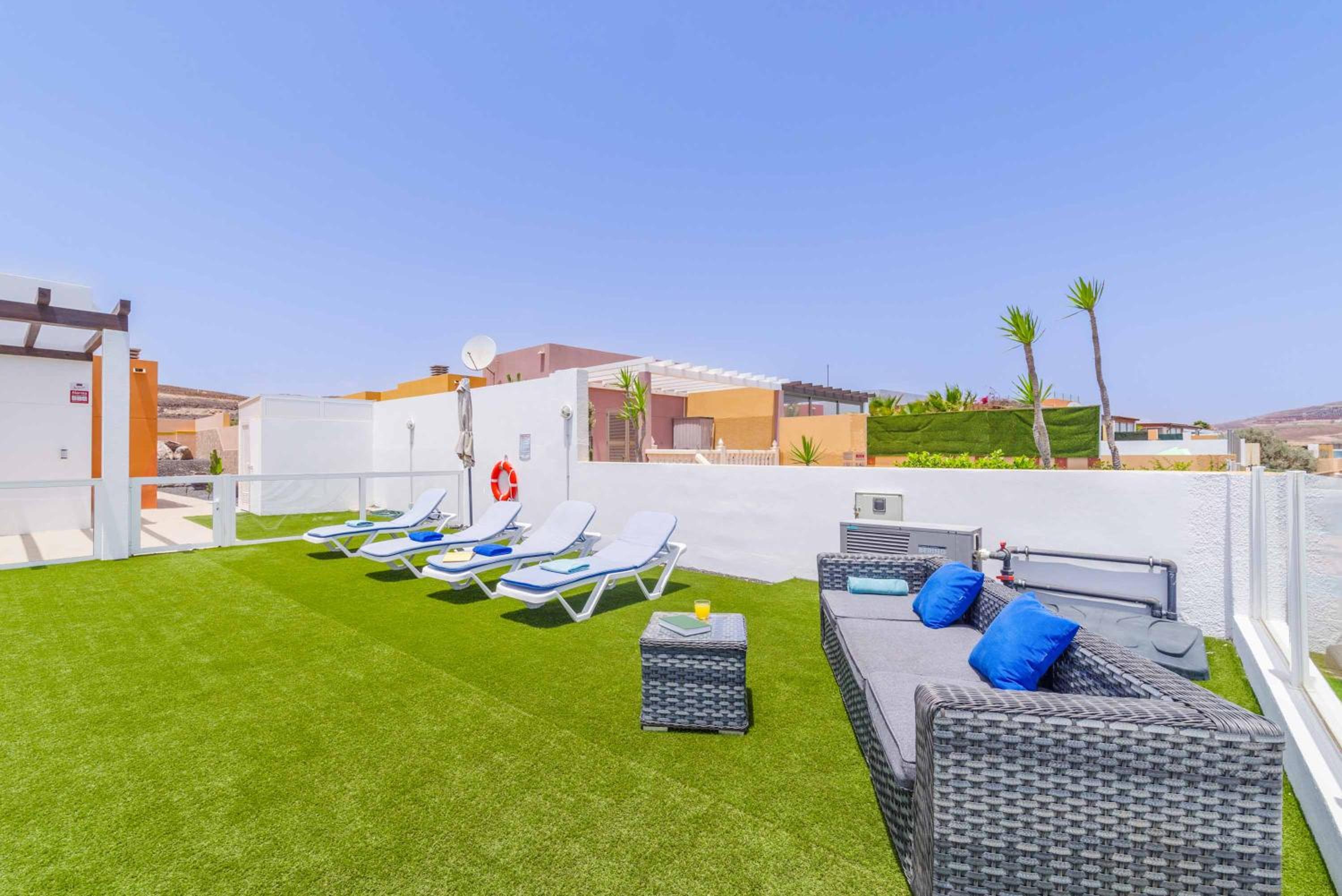 Villa photo 3