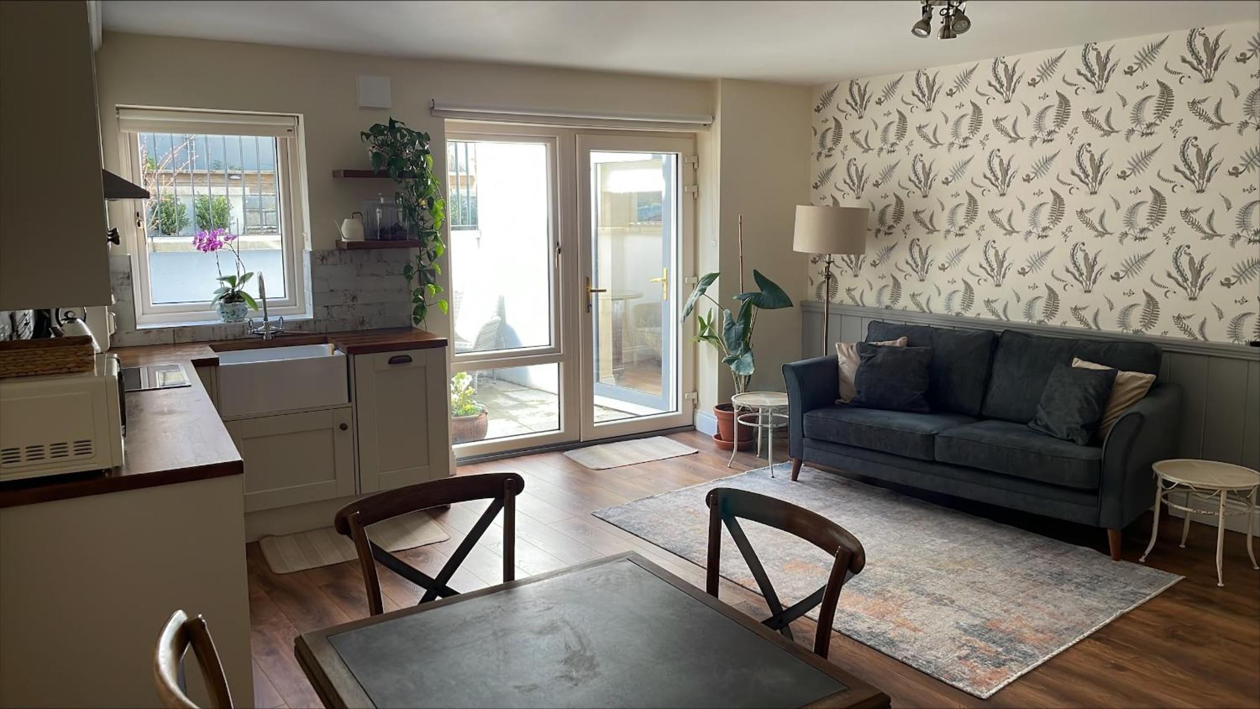 Classic One-Bedroom Apartment with King Bed photo 1