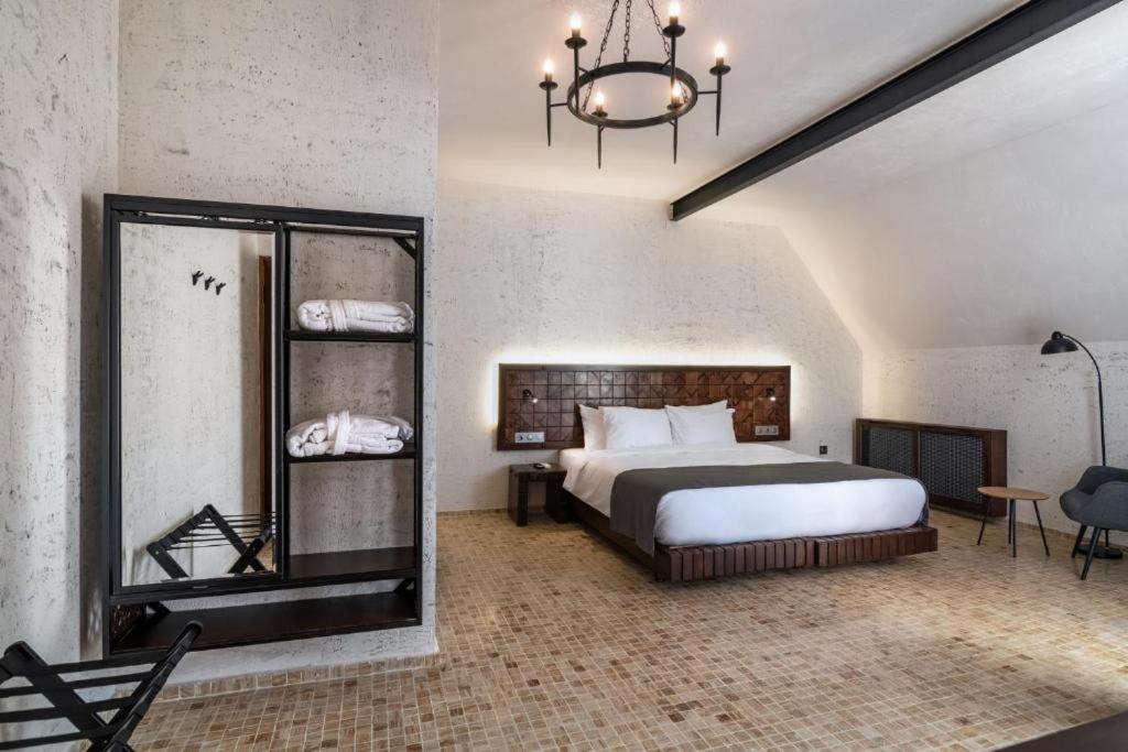 Deluxe Family Suite photo 1