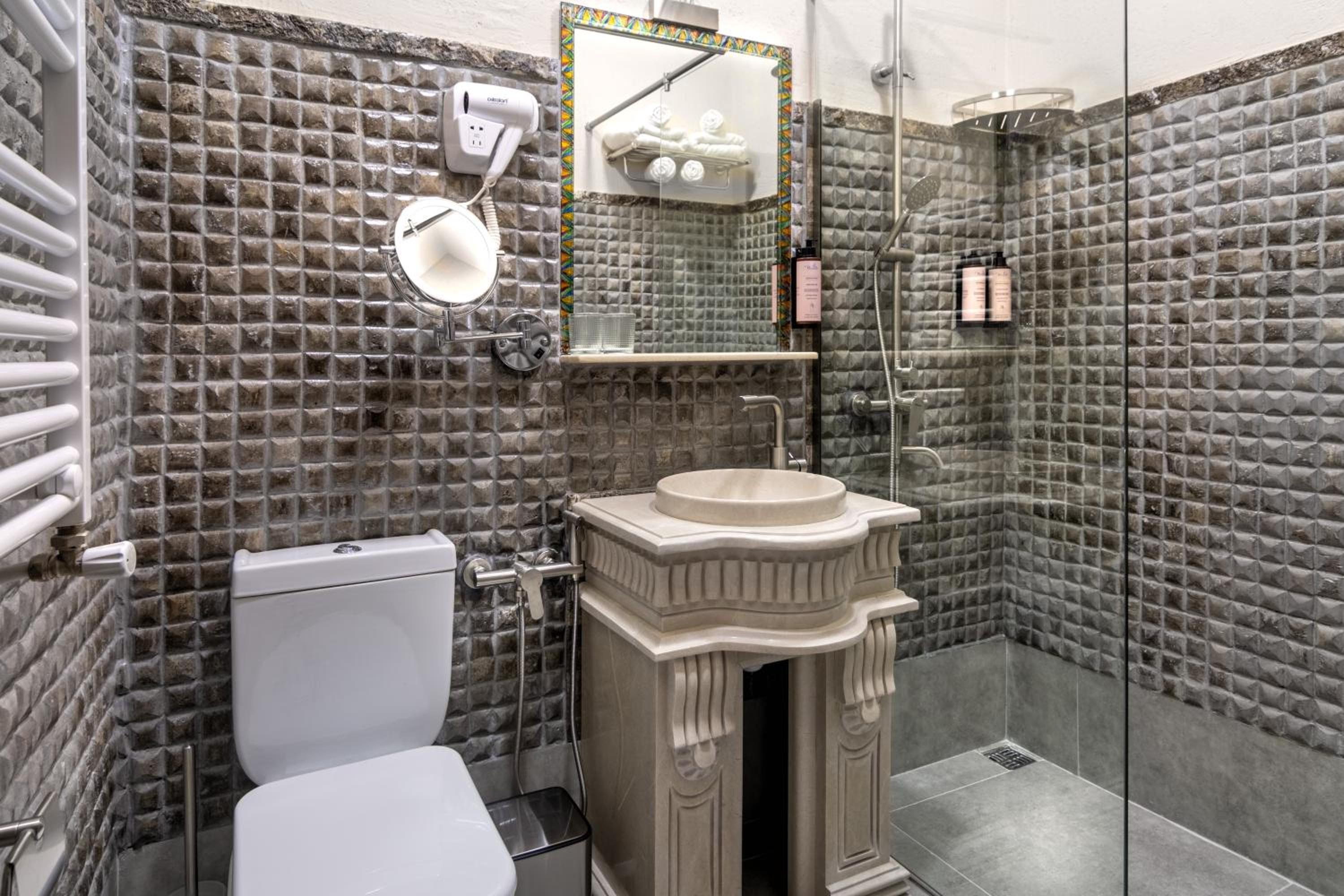 Deluxe Family Suite photo 2