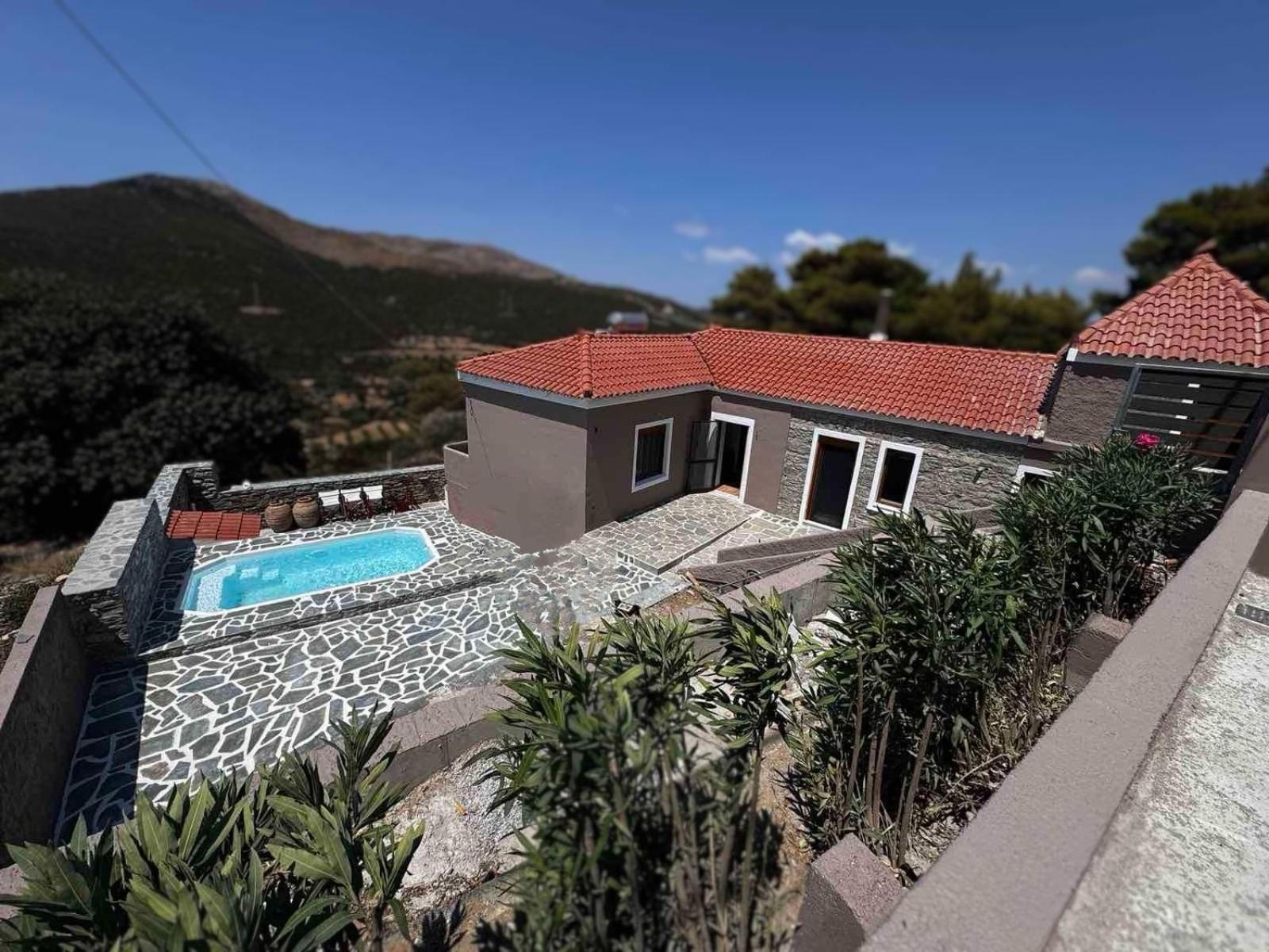 Villa photo 2