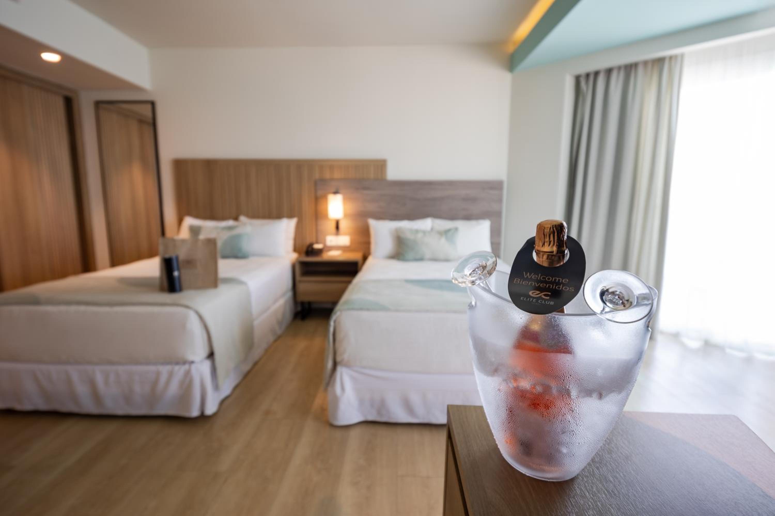 Junior Suite Ocean Front - Elite Club - Photo 2