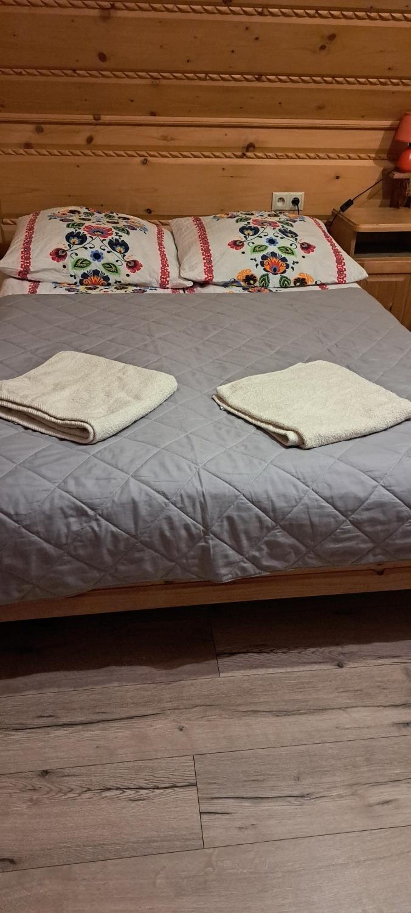 Quadruple Room with Double Bed and Balcony - Photo 4