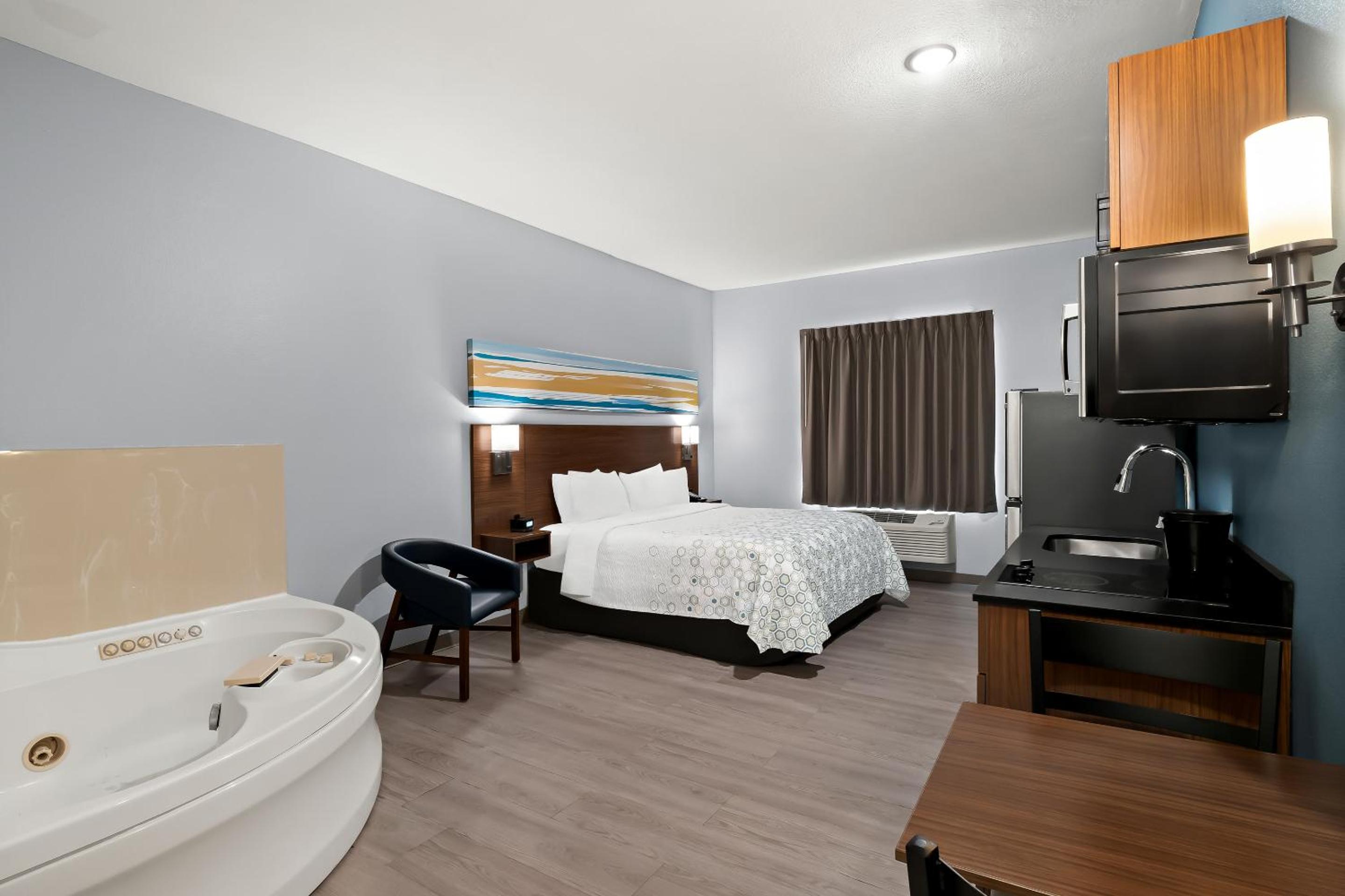 Studio Queen Room Disability Access Jetted Tub Non-Smoking