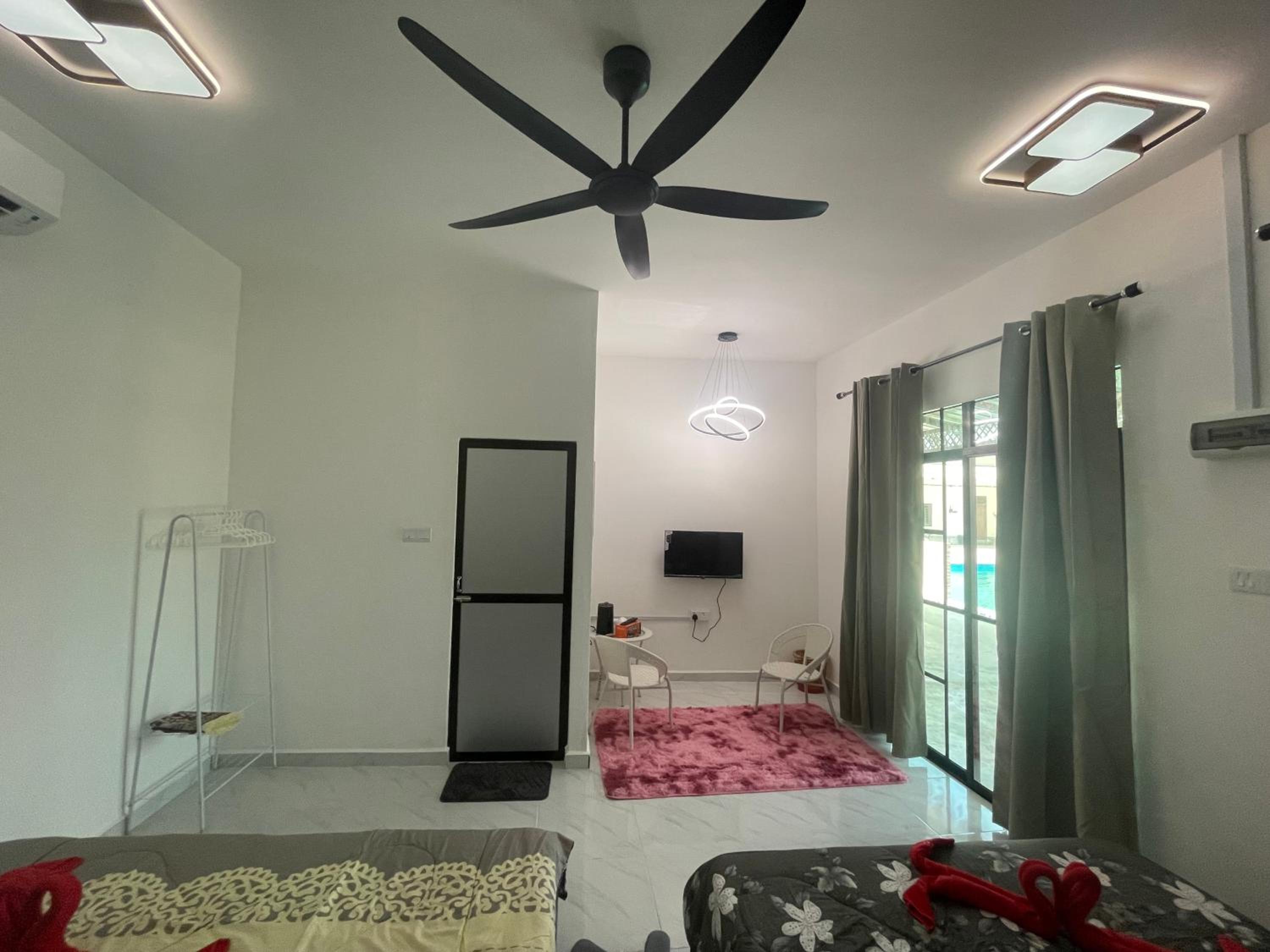 Double Room With Pool View photo 3