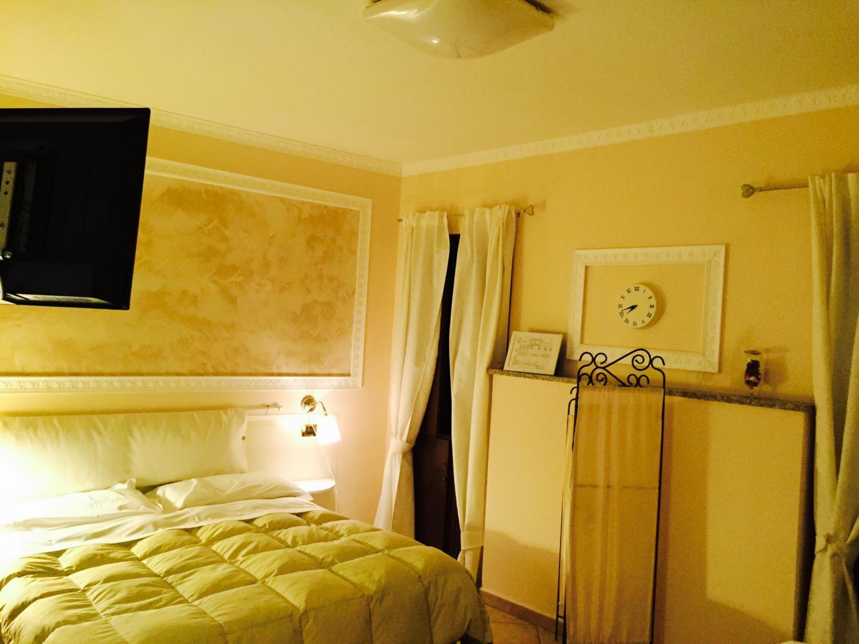 Double Room with Balcony photo 3