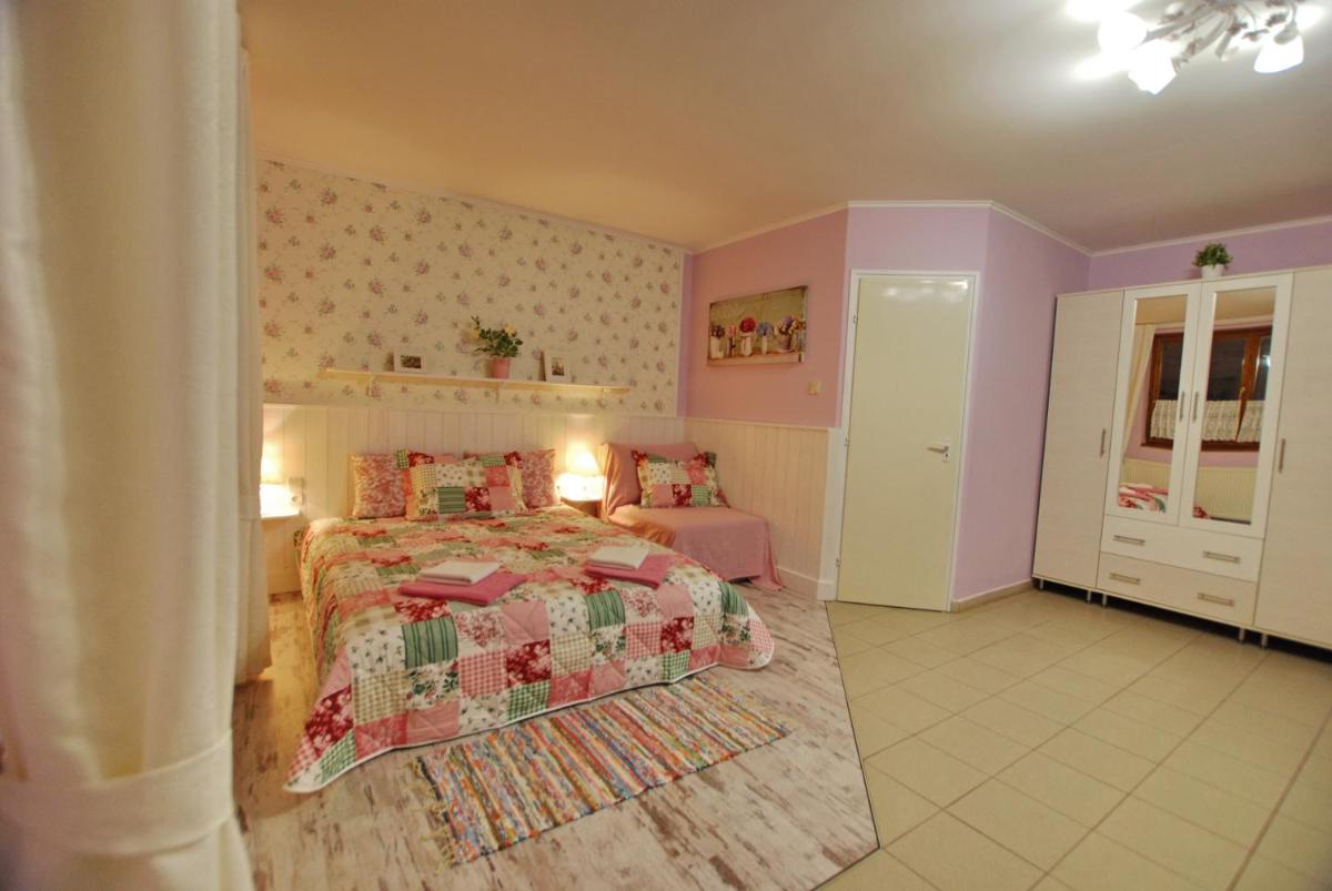 Deluxe Apartment photo 3