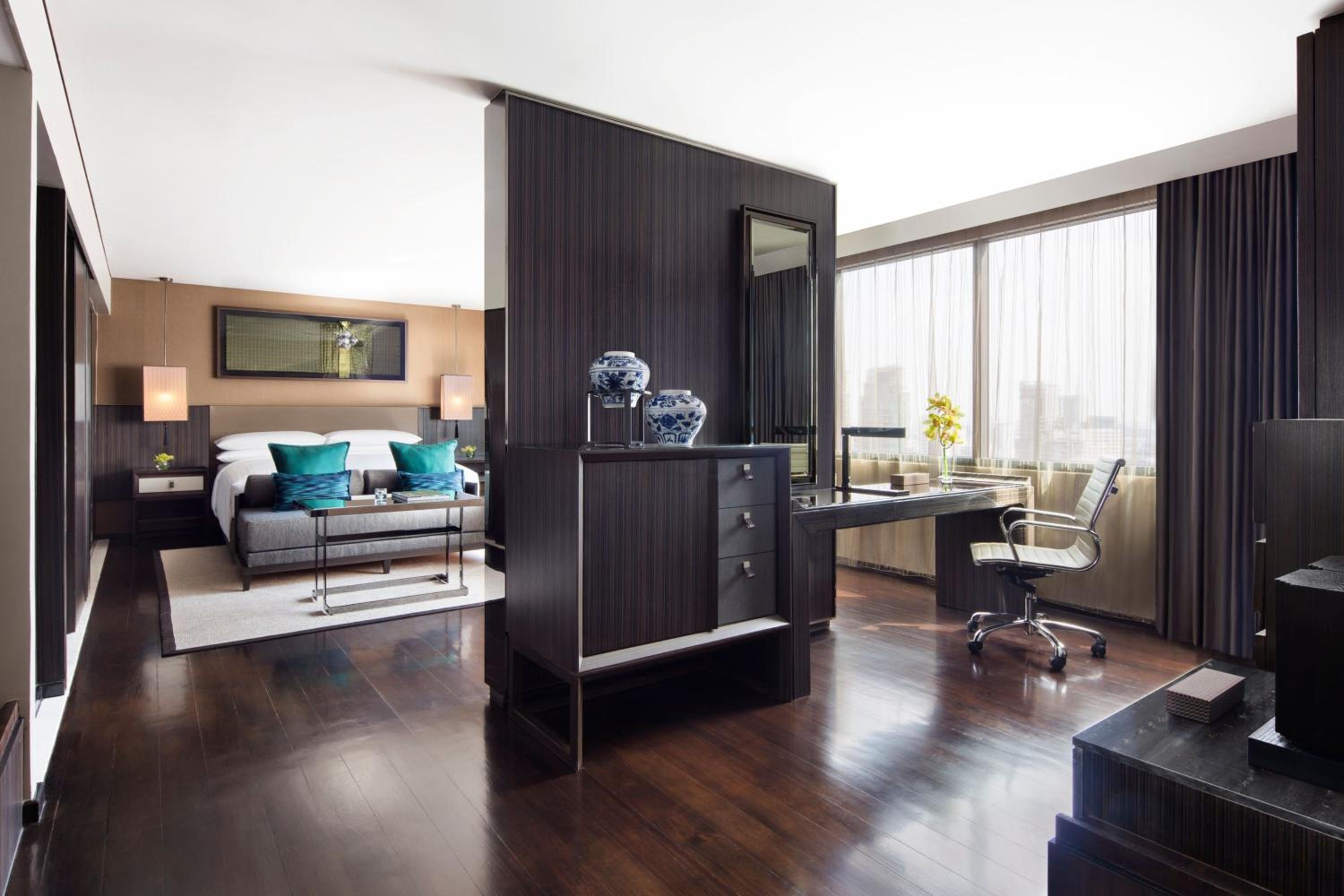 Grand Marquis Suite, M Club lounge access, 1 Bedroom Executive Suite, 1 King