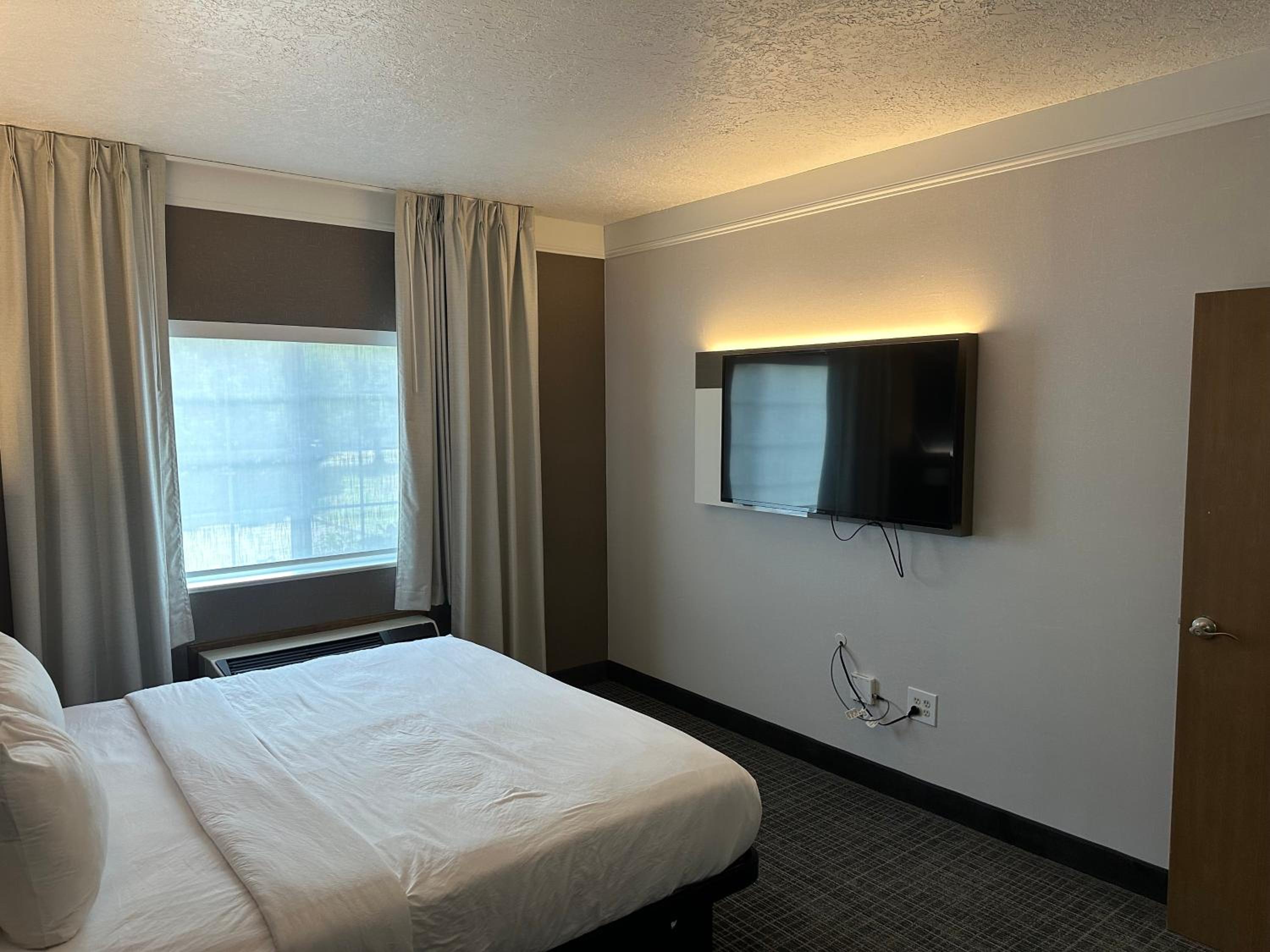 Suite with Two Queen Beds - Accessible/Non-Smoking - Photo 4