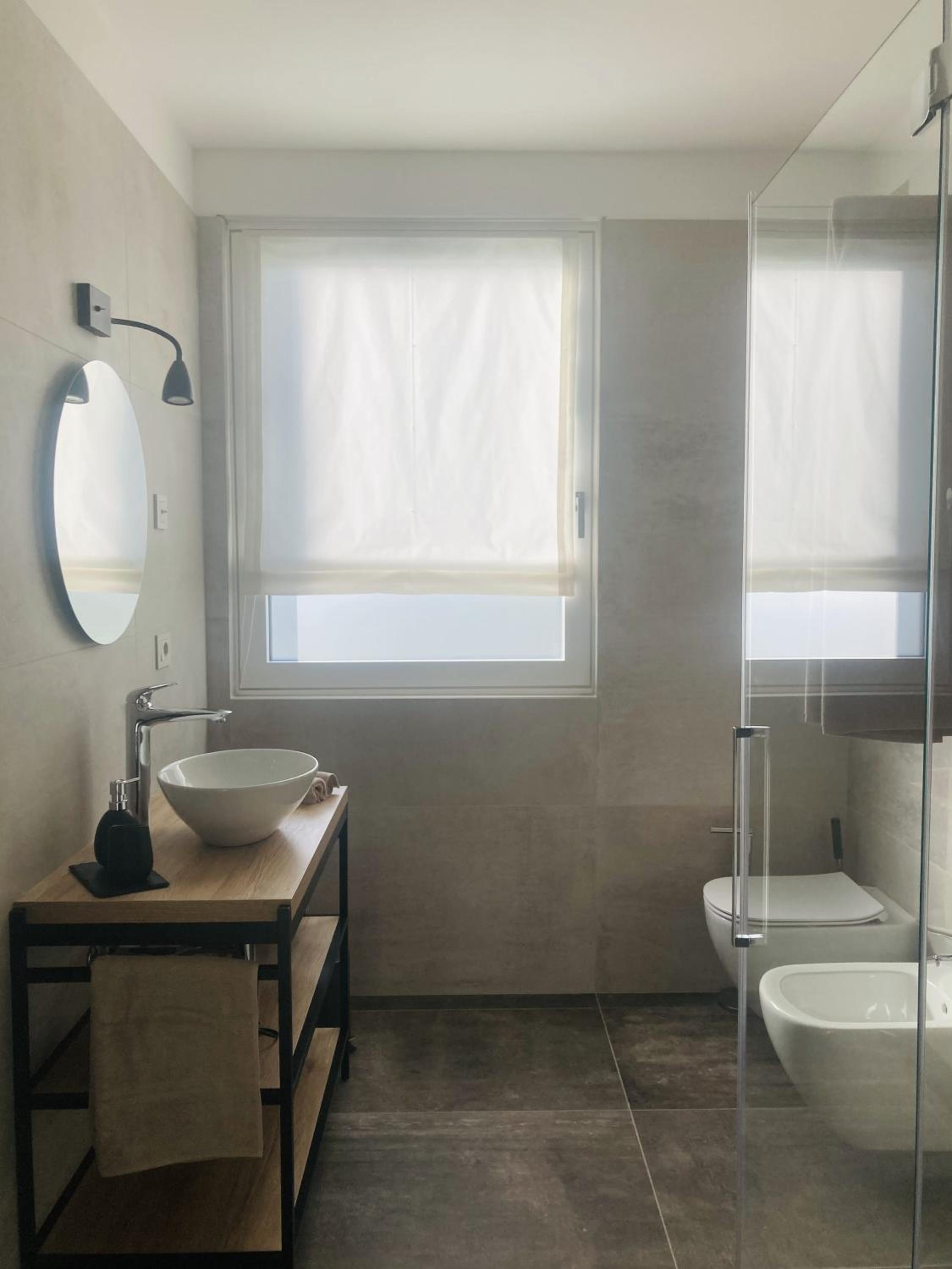 Studio Apartment with Balcony photo 3