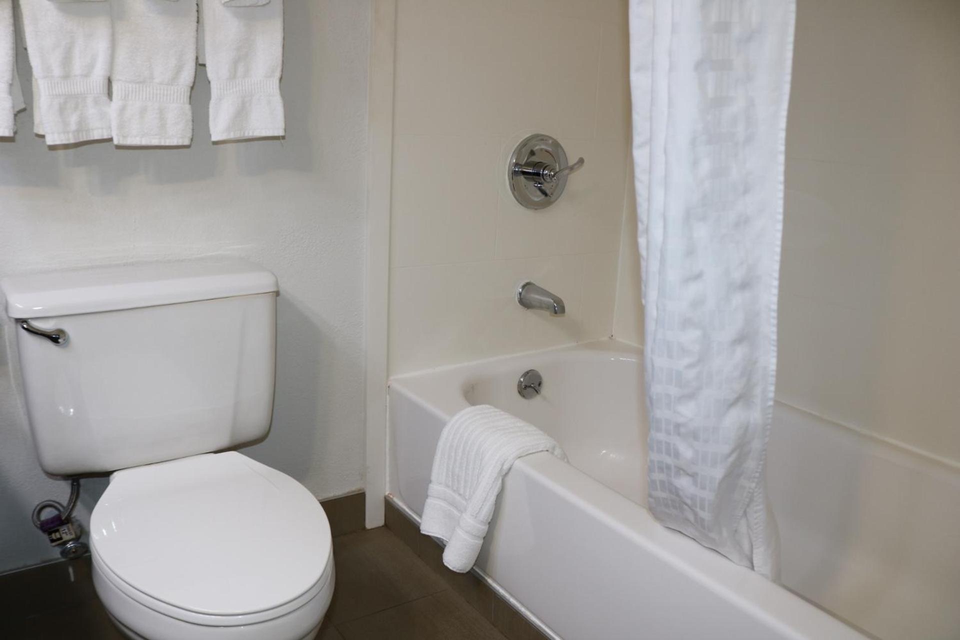 Suite with Two Double Beds - Photo 4