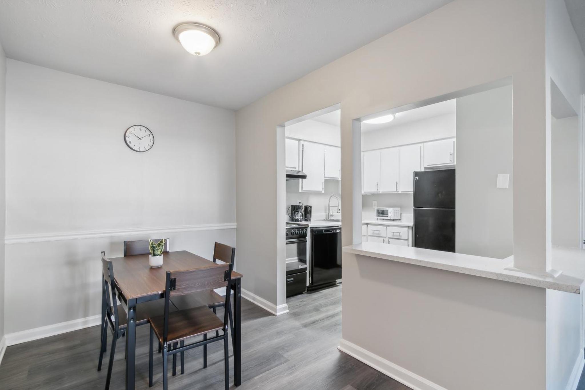 Apartment photo 2