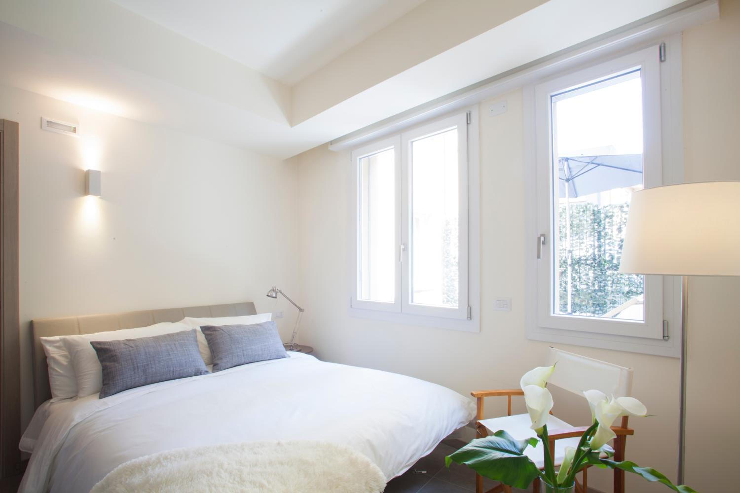 Suite with Jacuzzi and View photo 1