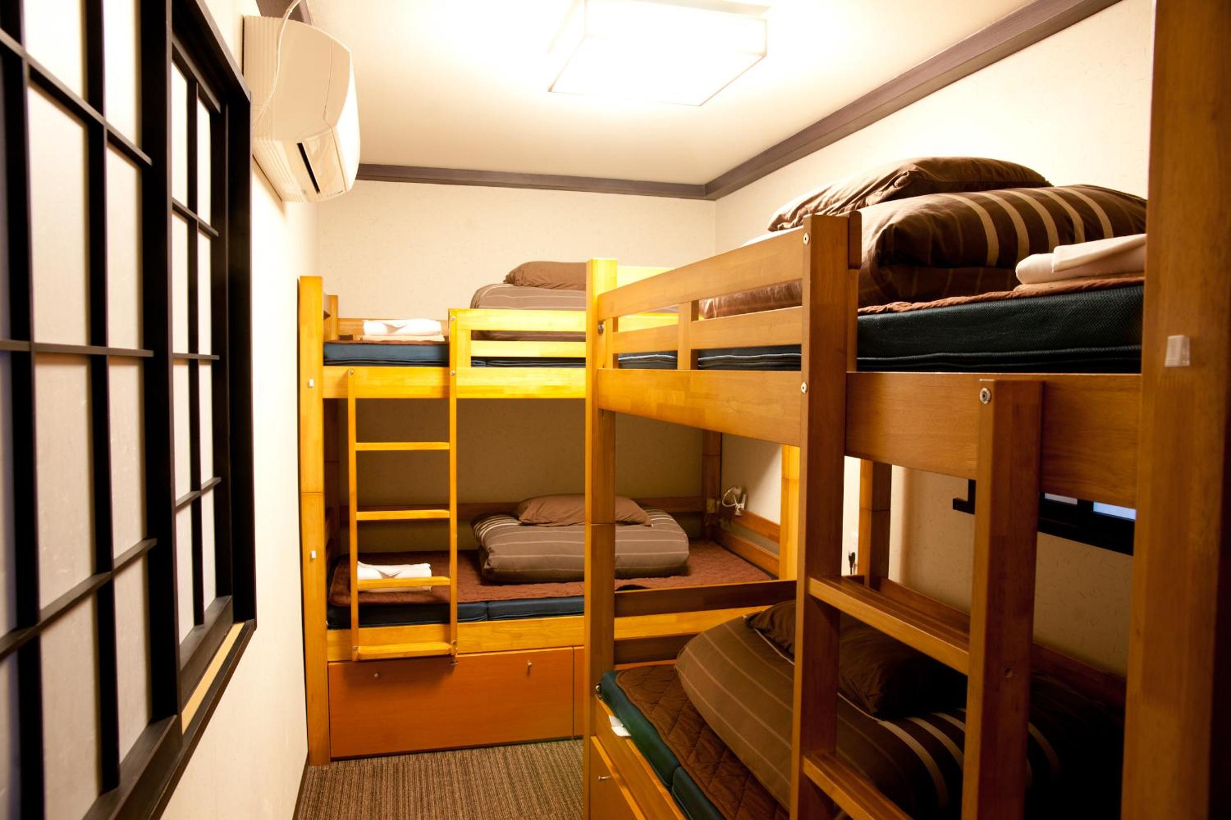 Single Bed in Mixed Dormitory Room photo 1