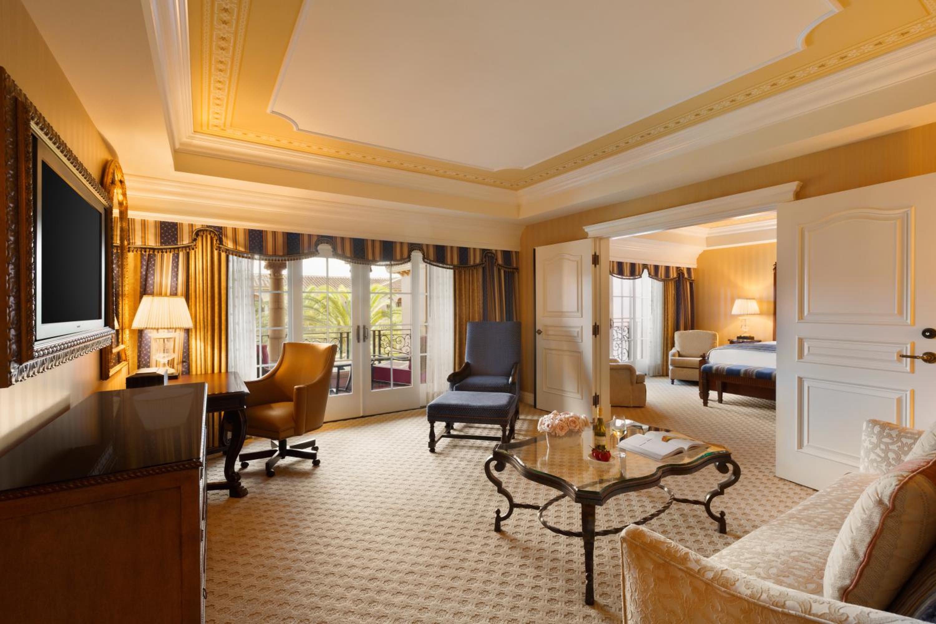Del Mar One-Bedroom King Suite with Sofa Bed and Balcony - Photo 2
