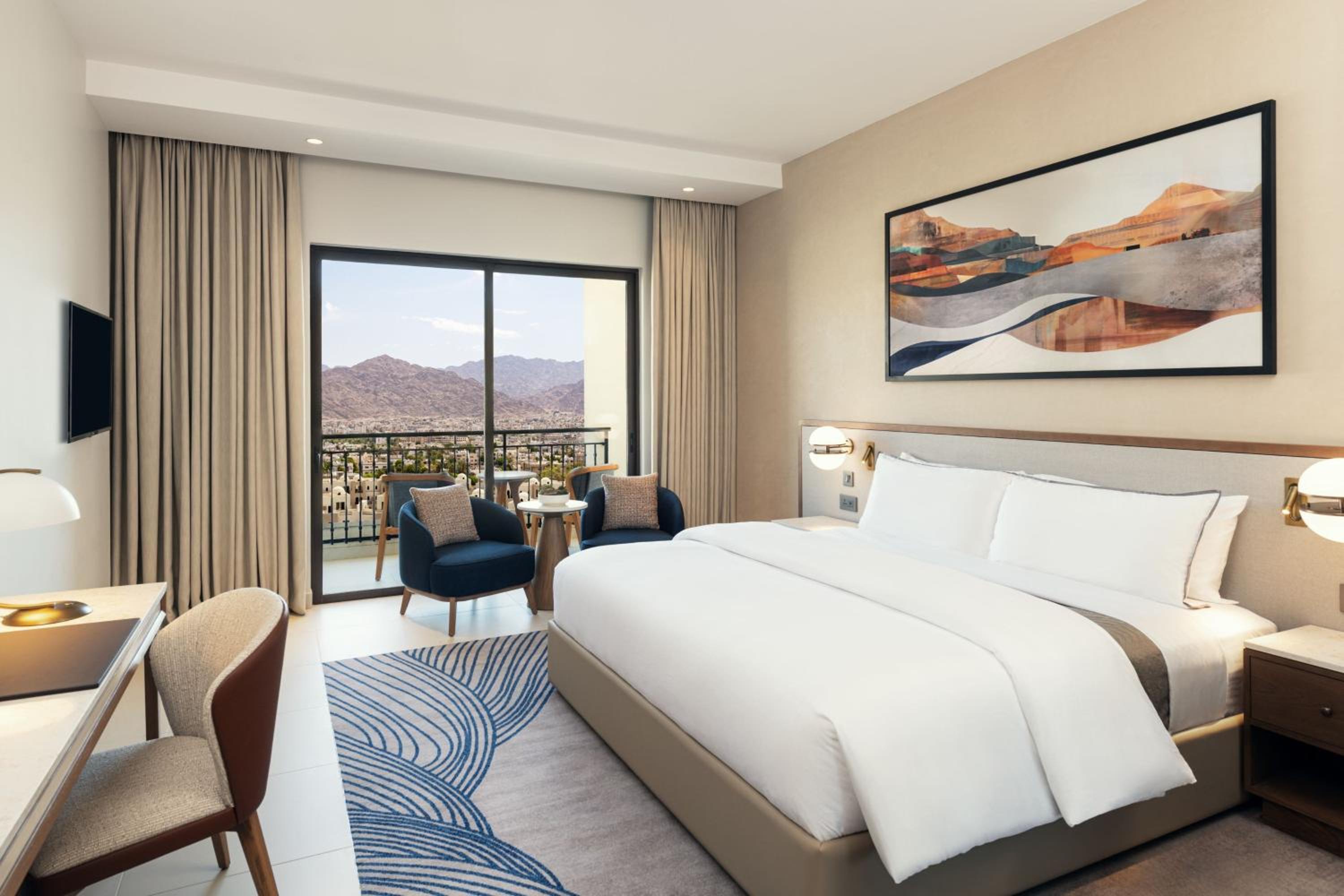 Classic King Room with Balcony - Mountain View - Photo 3