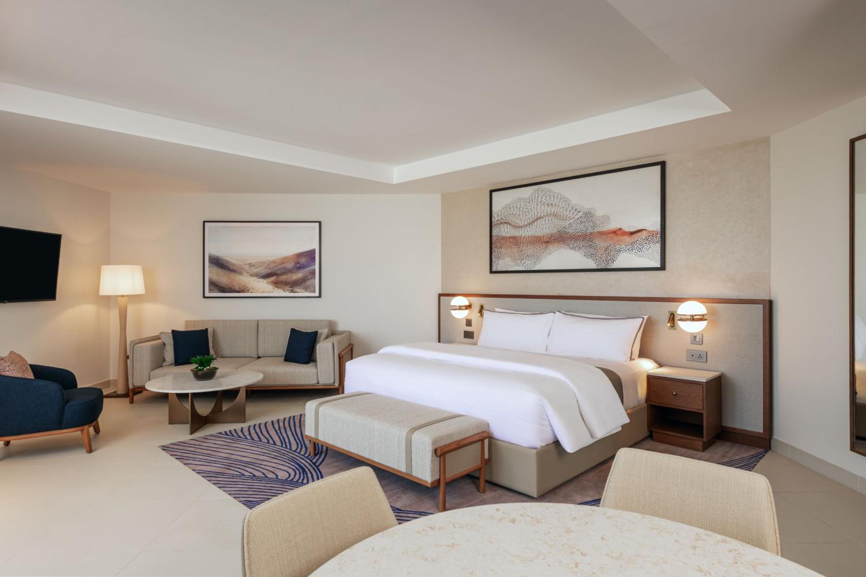 Junior Suite with Pool View and Balcony - Photo 3
