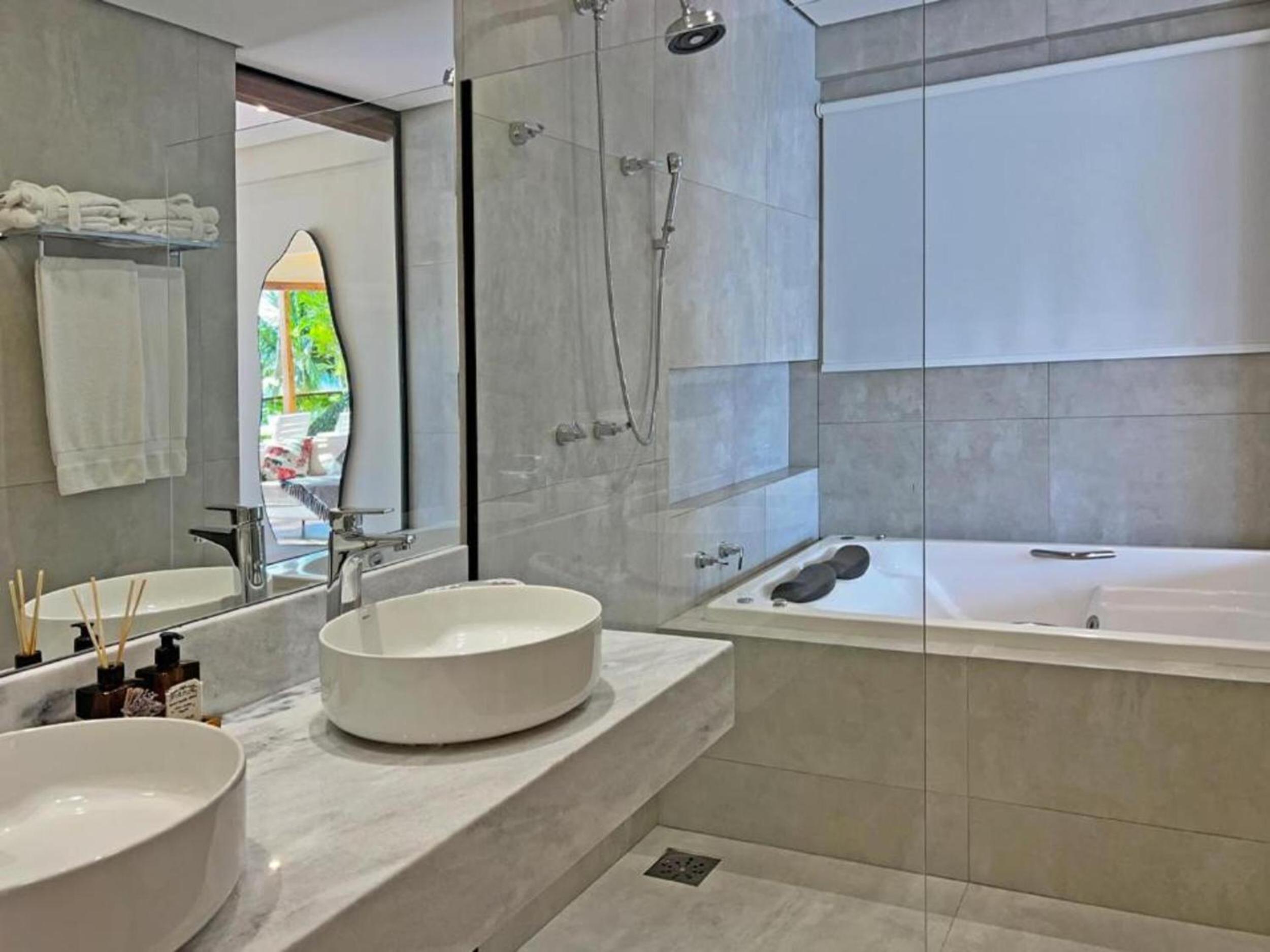 King Suite with Ocean View photo 3