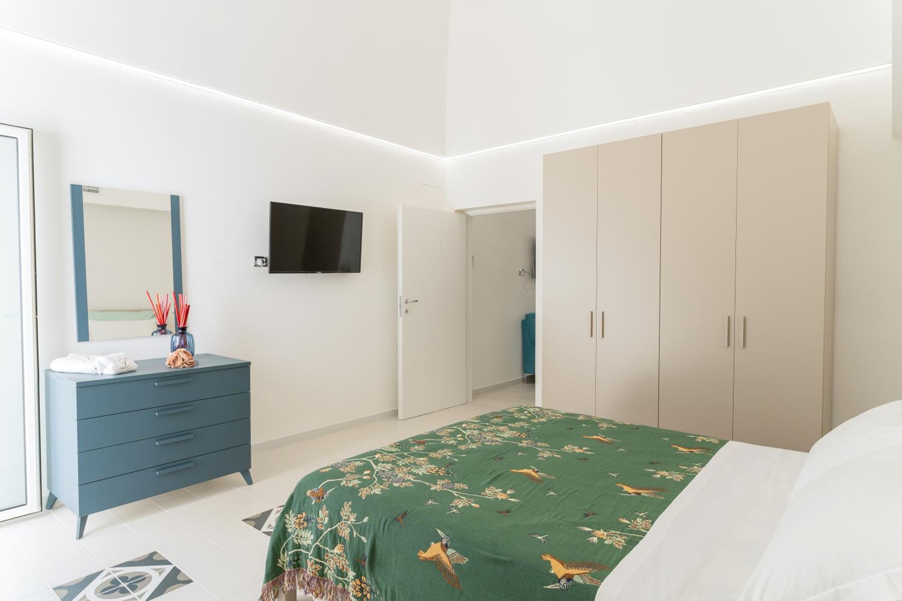 Two-Bedroom Deluxe Apartment With Balcony