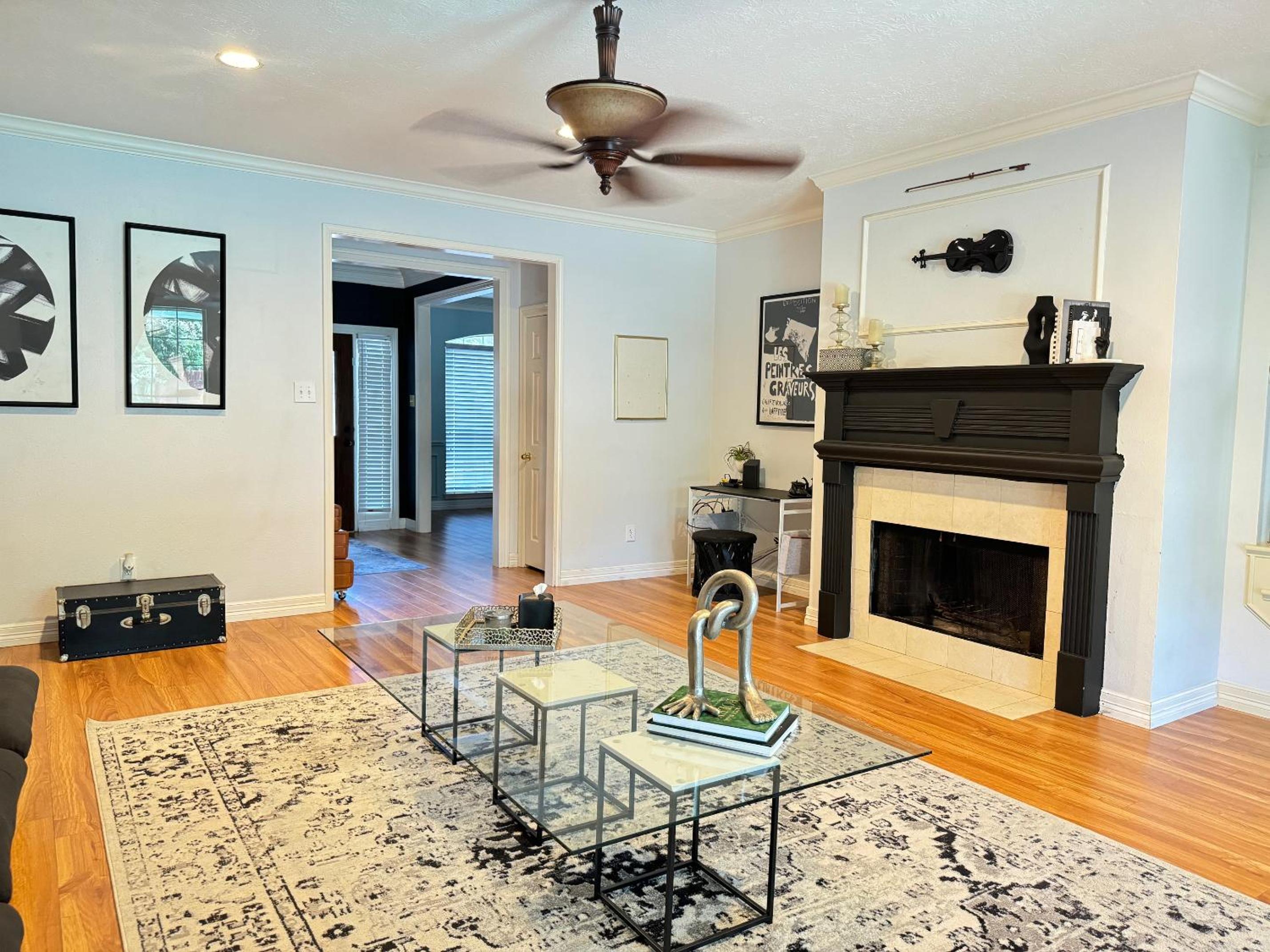 Five-Bedroom House photo 2