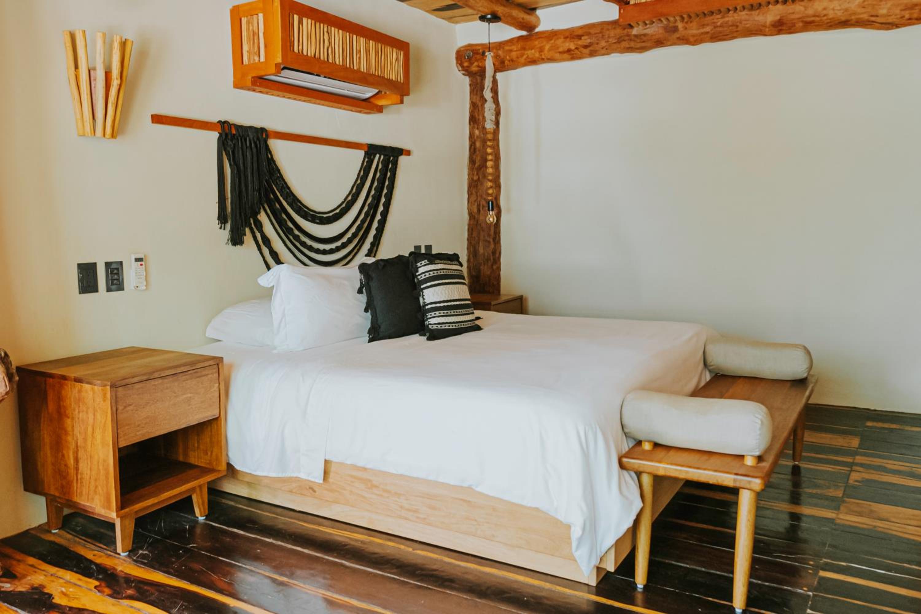Deluxe Junior Suite - Photo 1