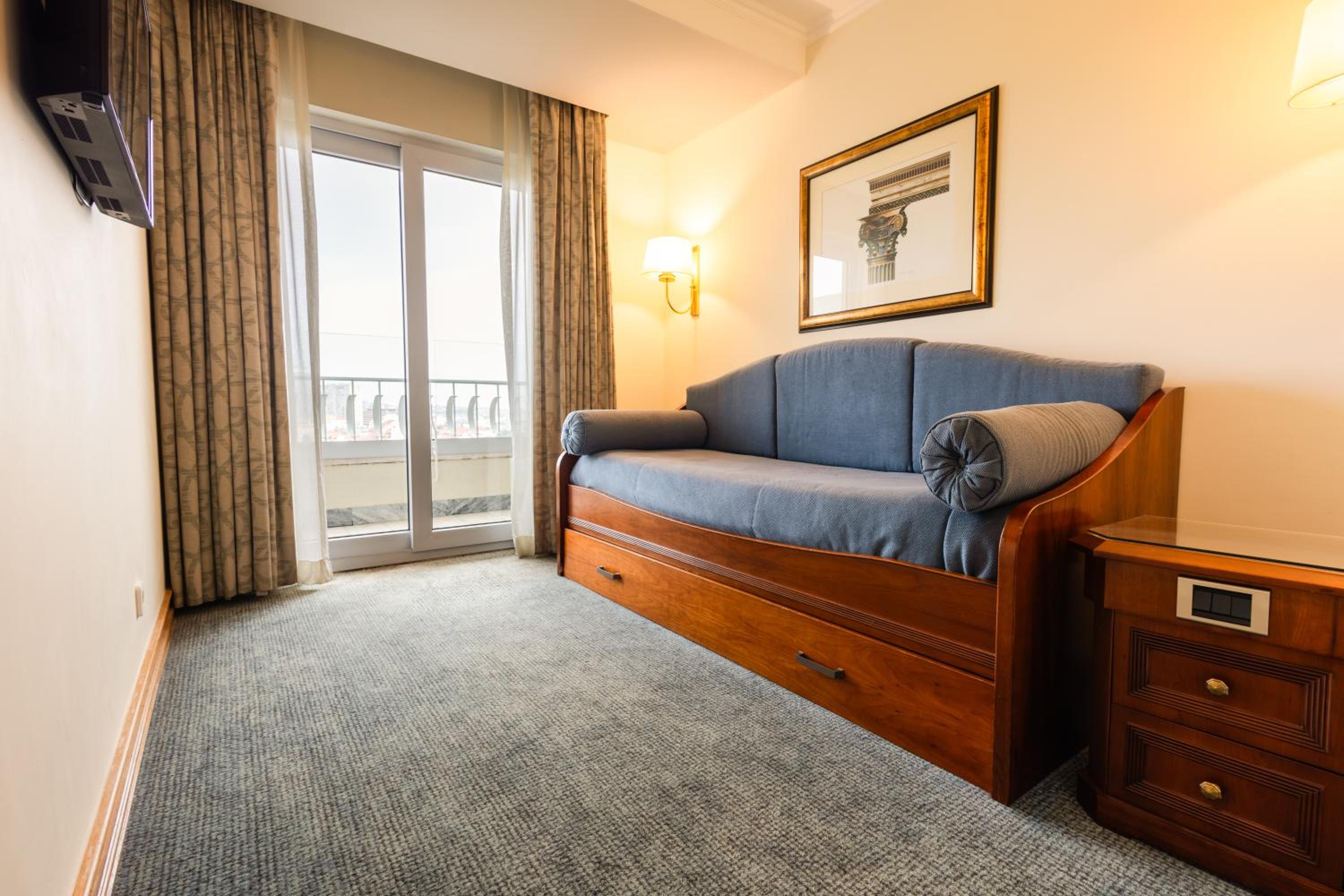 Suite  - Photo 2