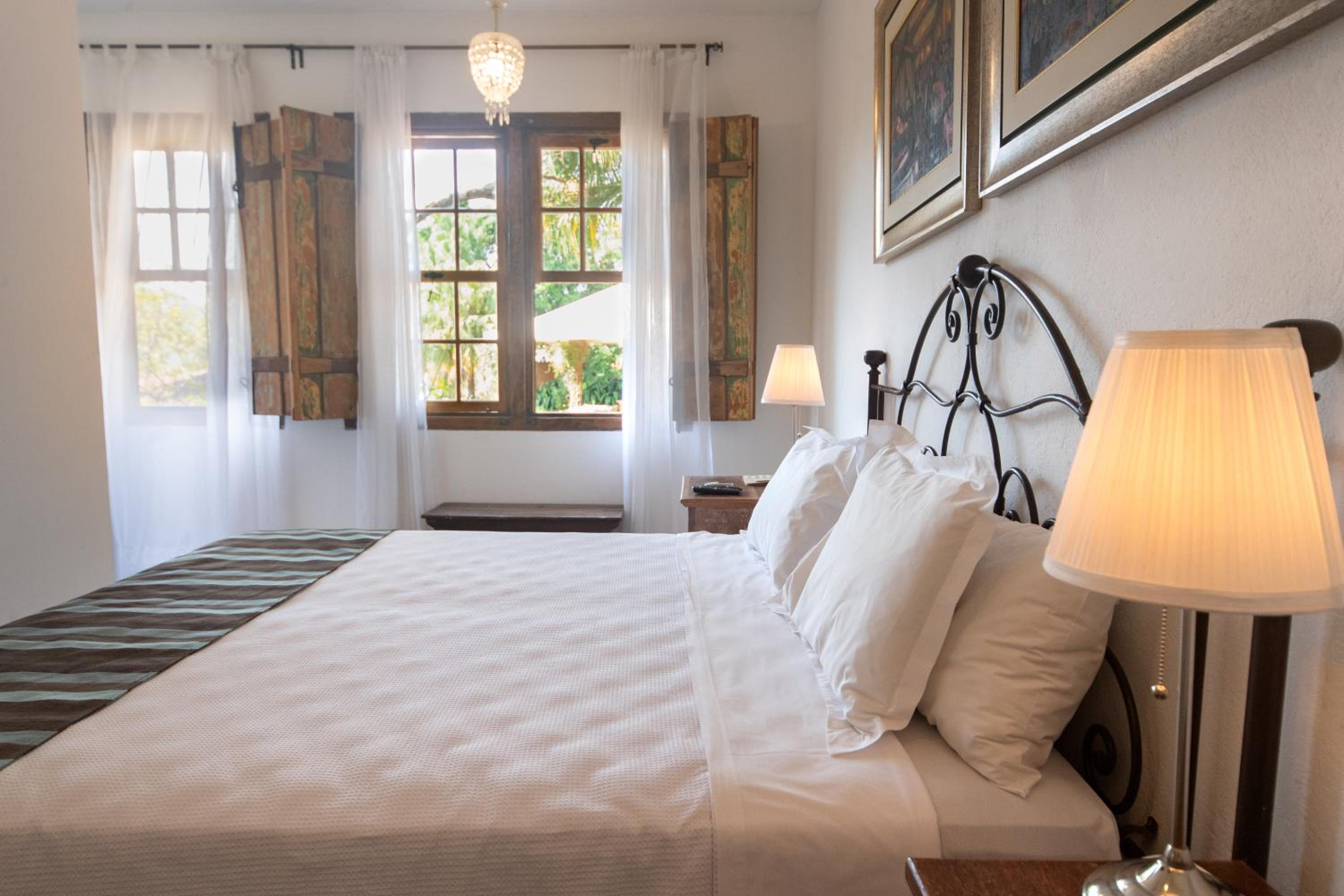 Deluxe Double Room With Extra Bed photo 2