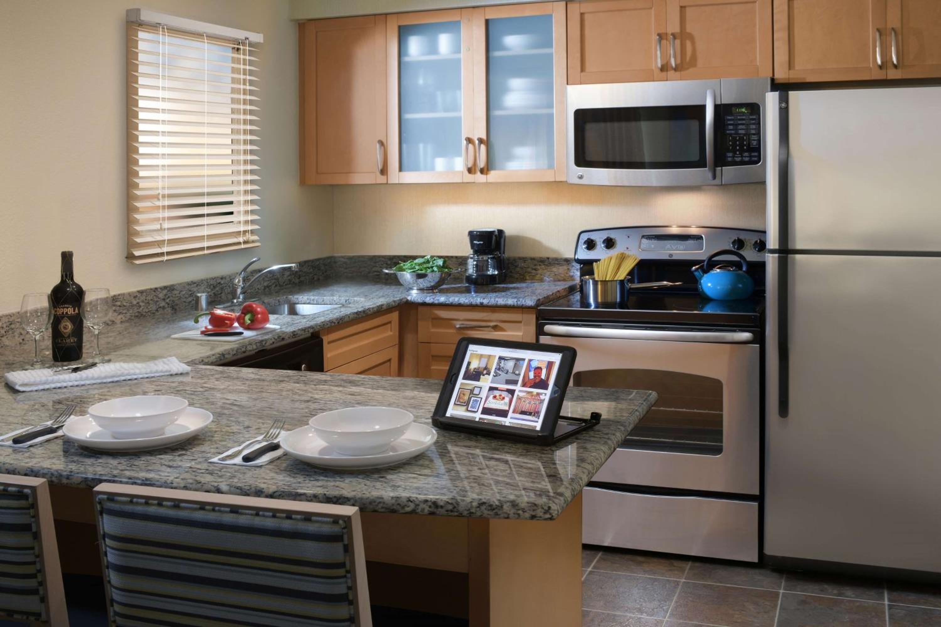 Two-Bedroom Suite - Photo 3