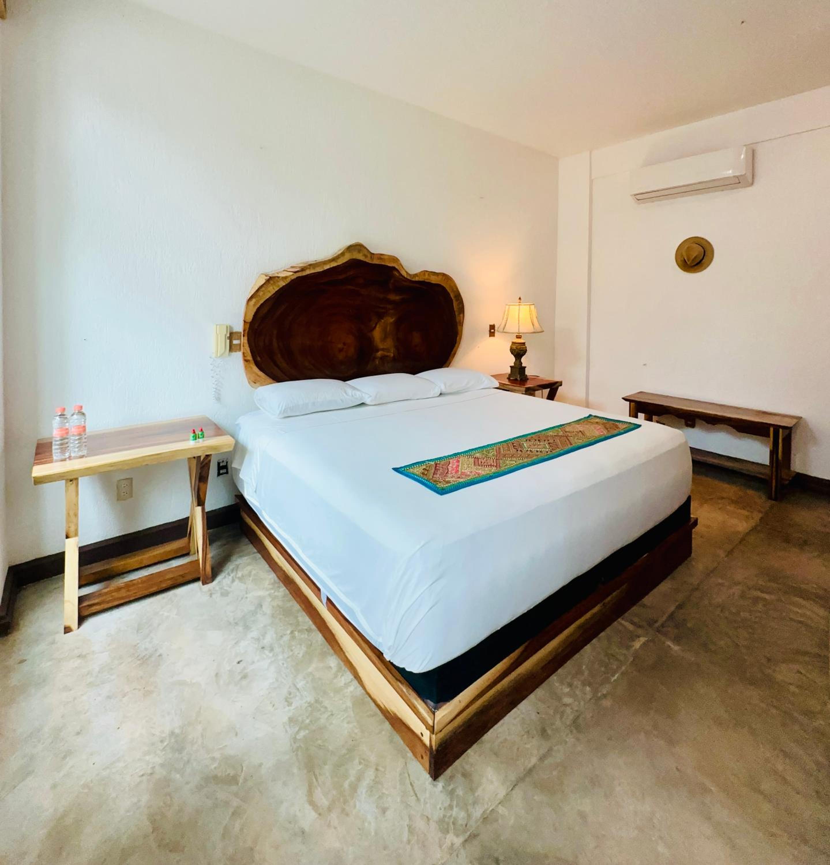 Deluxe Room - Photo 2