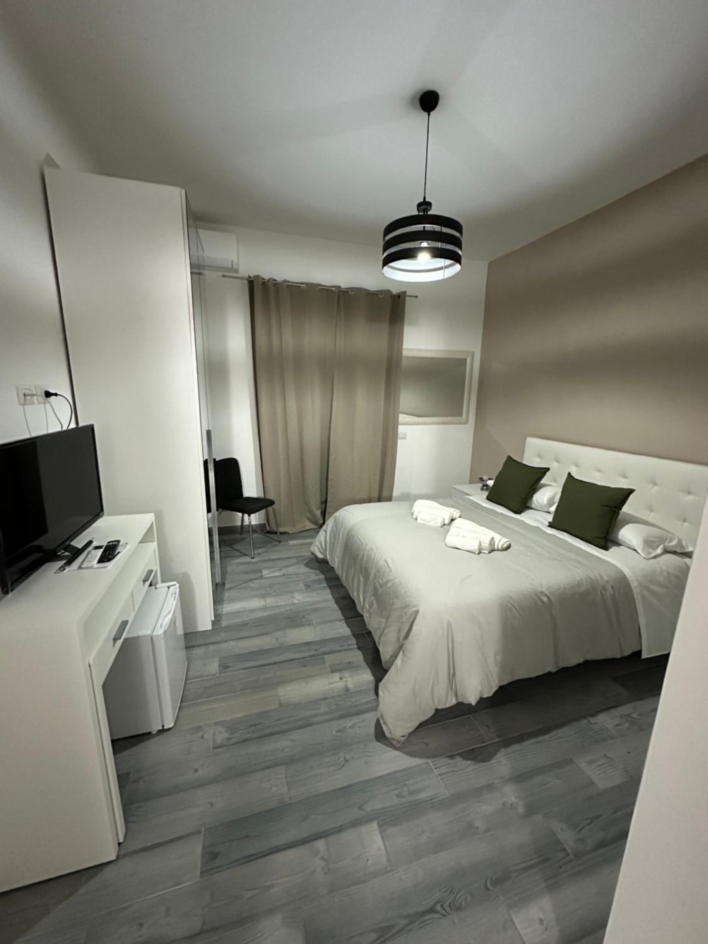 Large Double Room photo 2