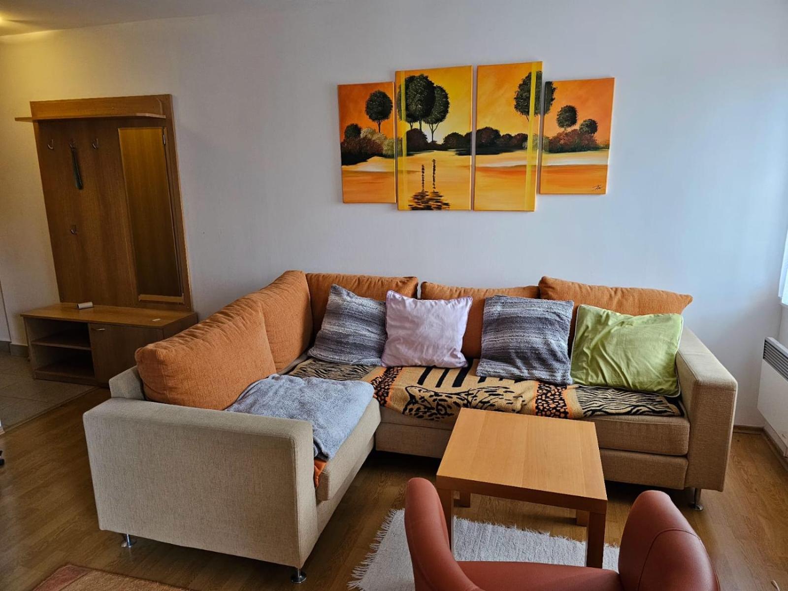 One-Bedroom Apartment photo 1