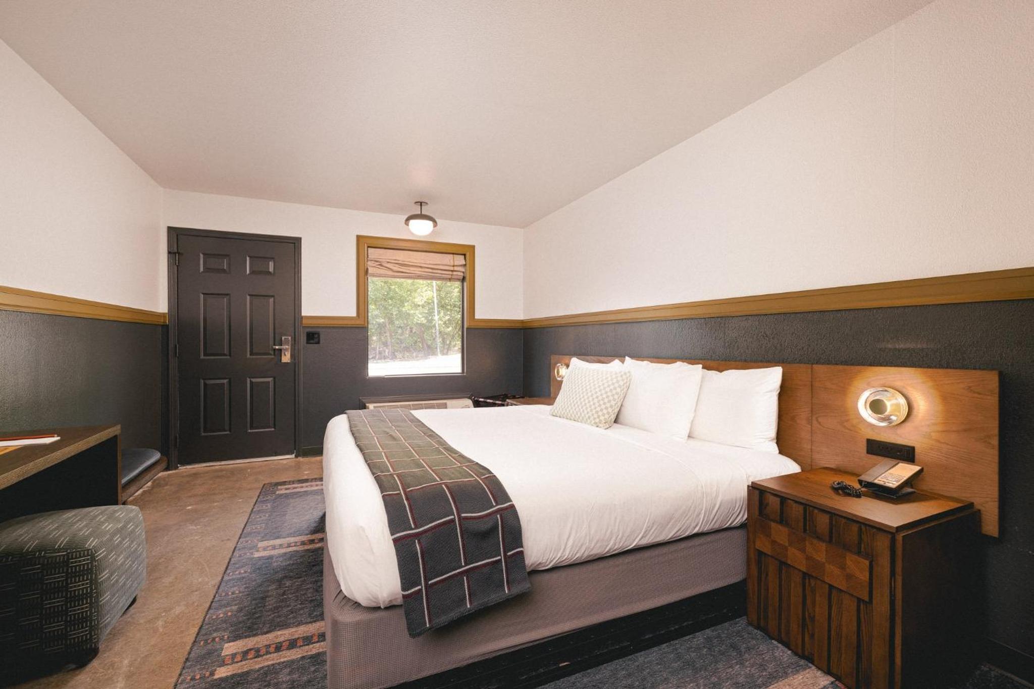 King Room - Disability Access/Ground Floor - Photo 9