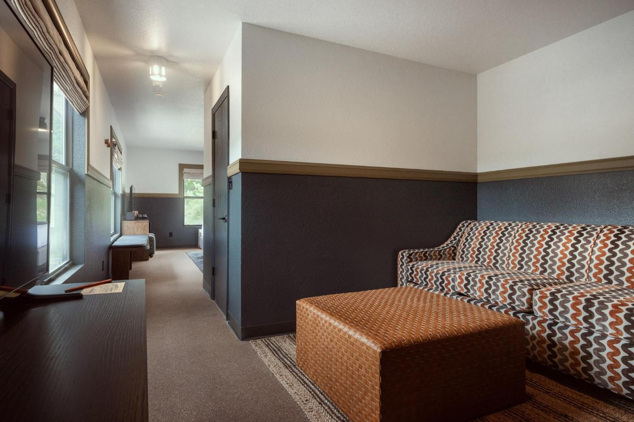 King Suite with Sofa Bed - High Floor - Photo 4