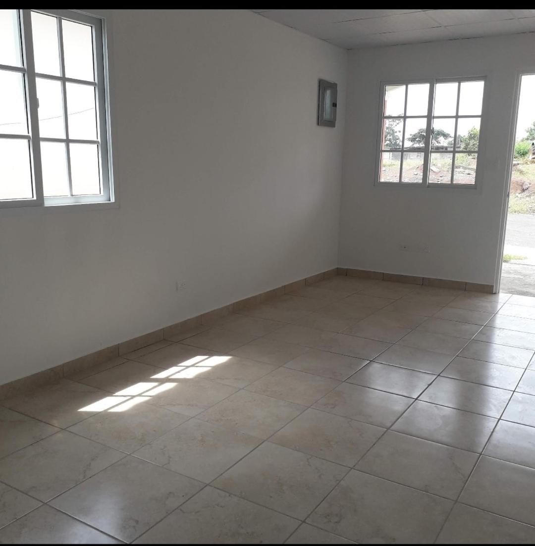 One-Bedroom House photo 2