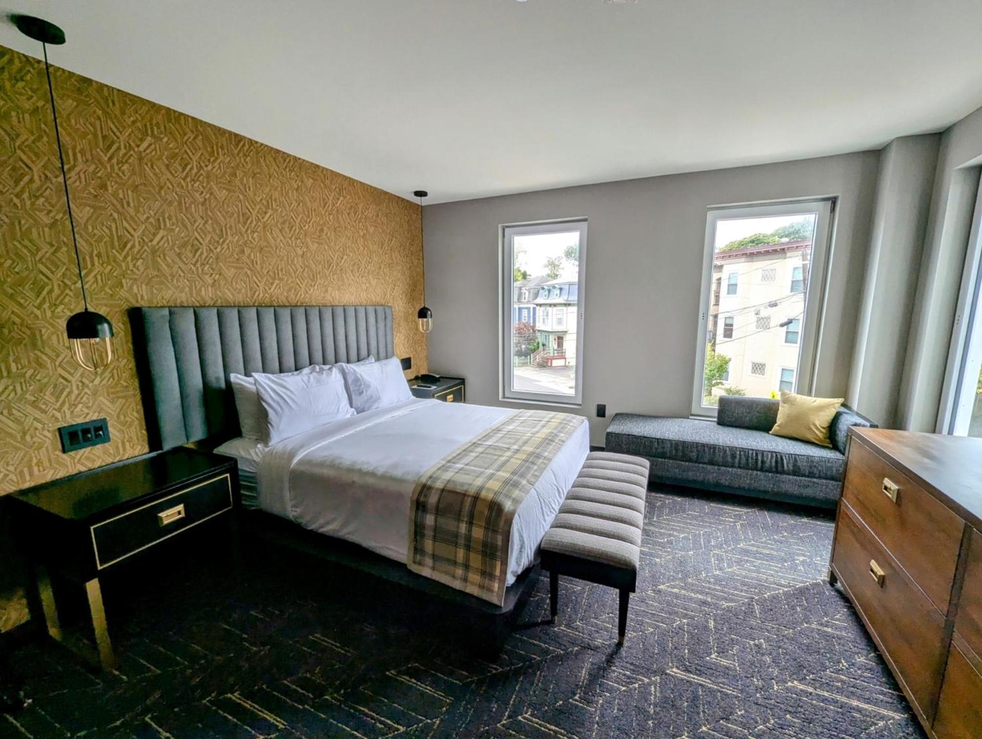 Deluxe King Room
