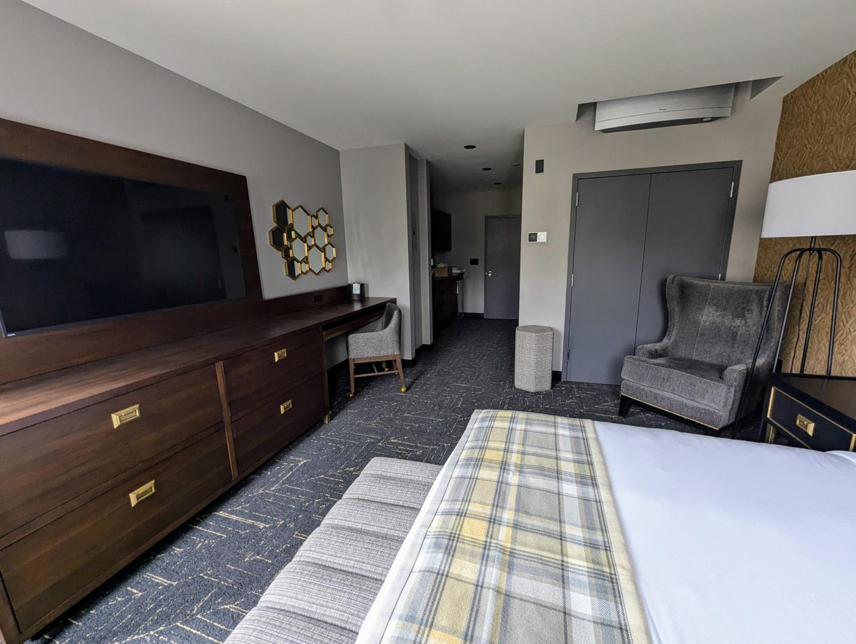 Standard King Room