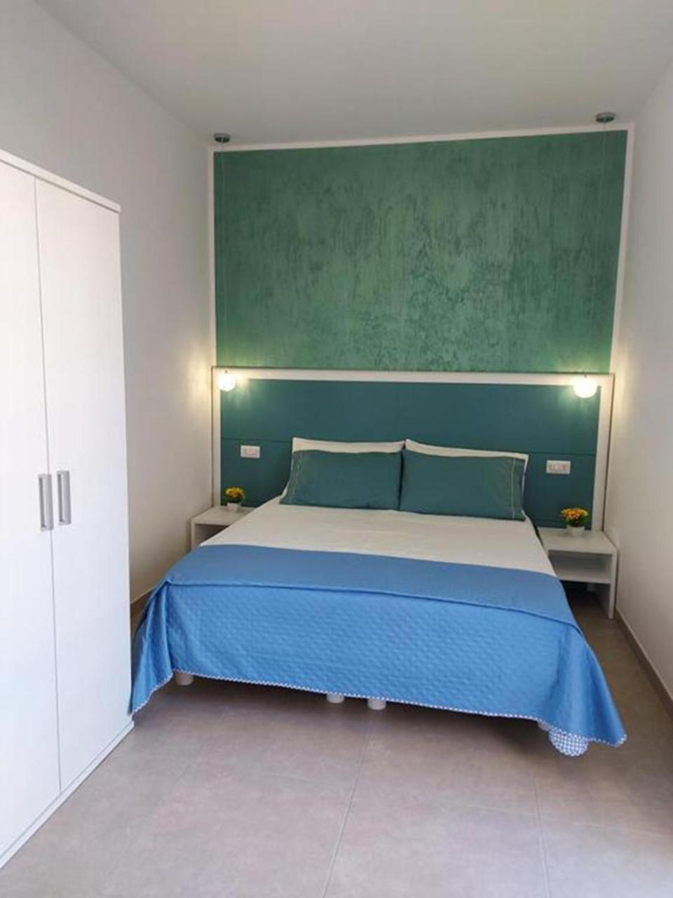 Deluxe Double or Twin Room with Balcony - Photo 1