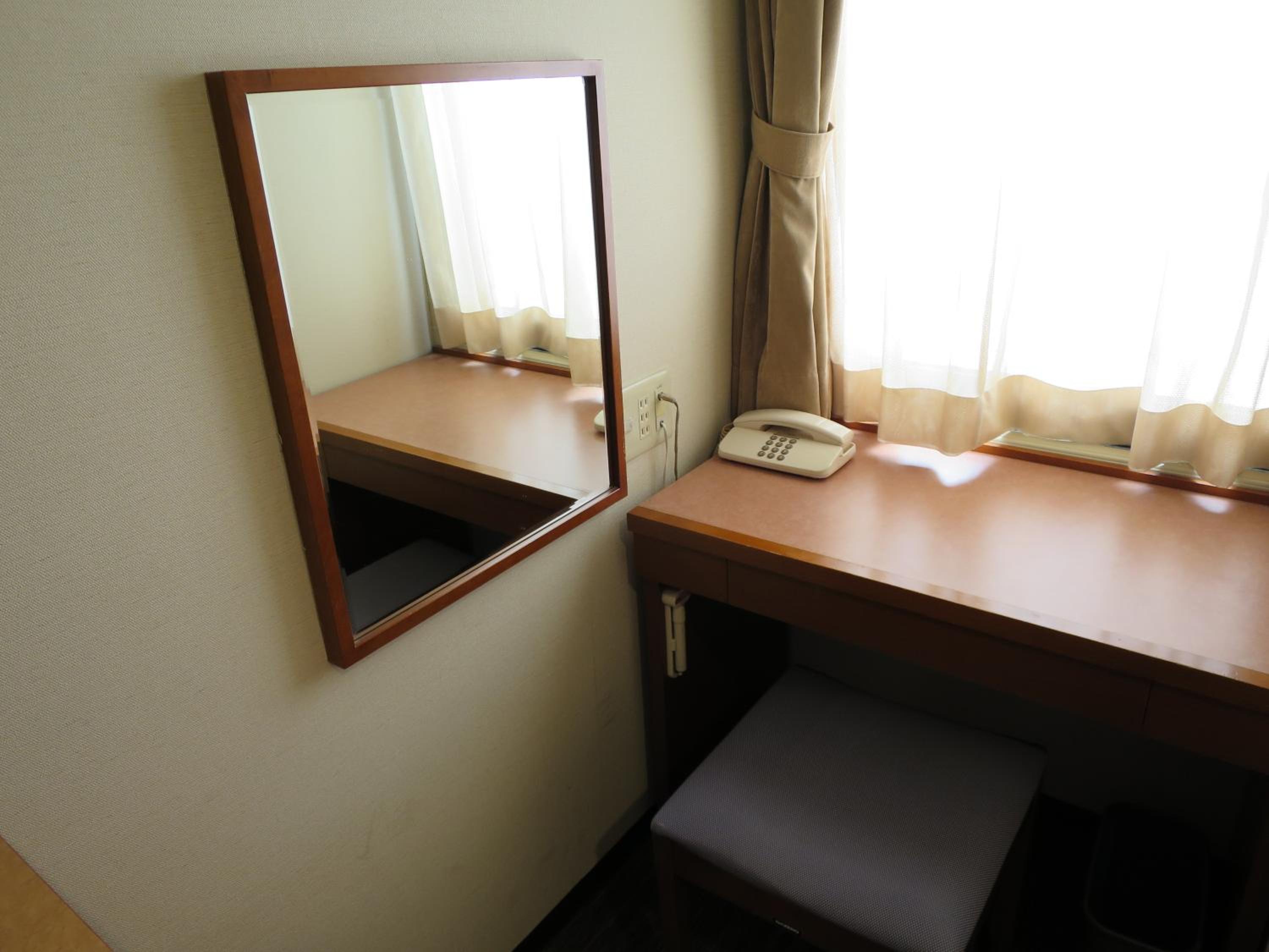 Economy Twin Room - Smoking - Photo 22