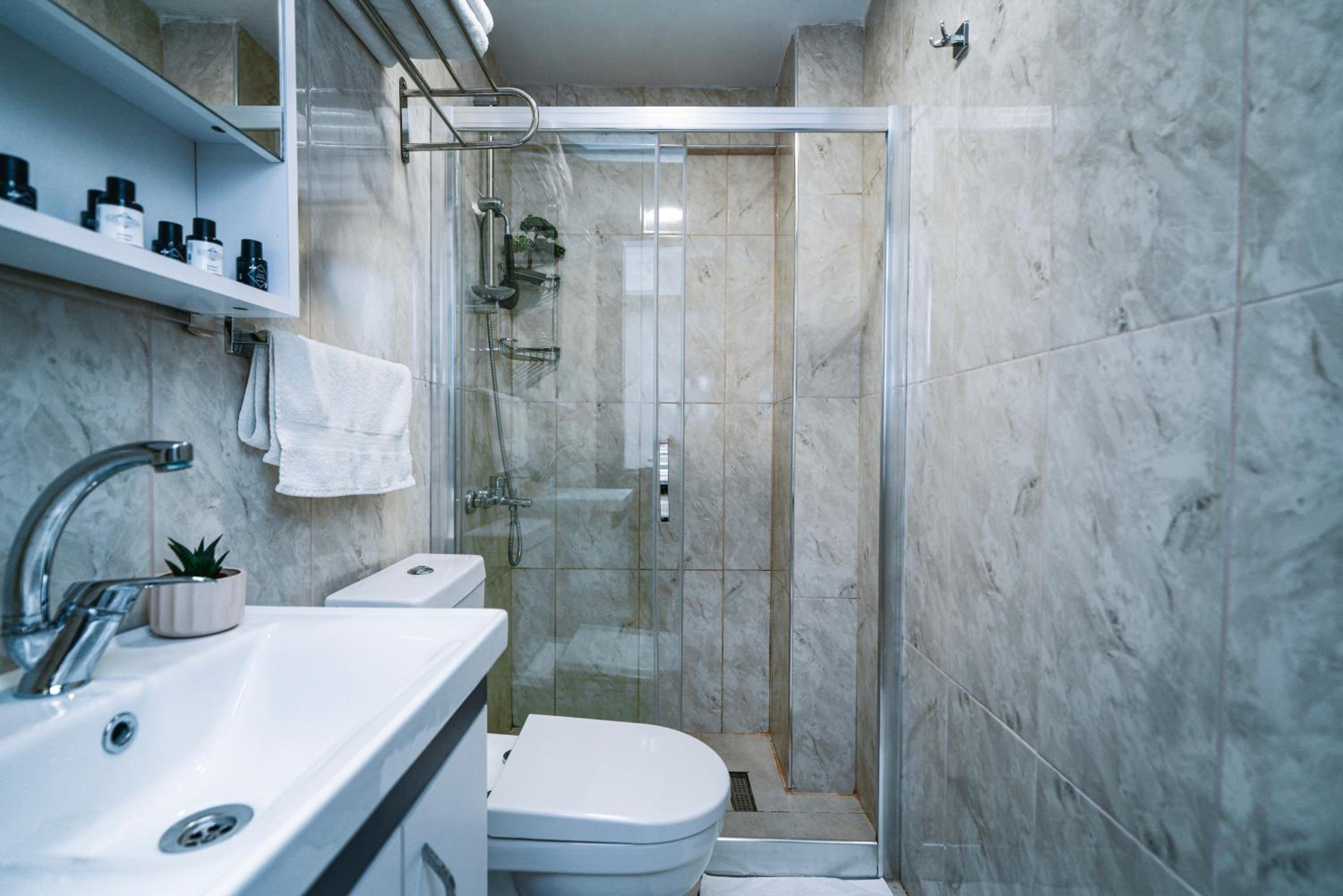 Standard Double or Twin Room photo 3