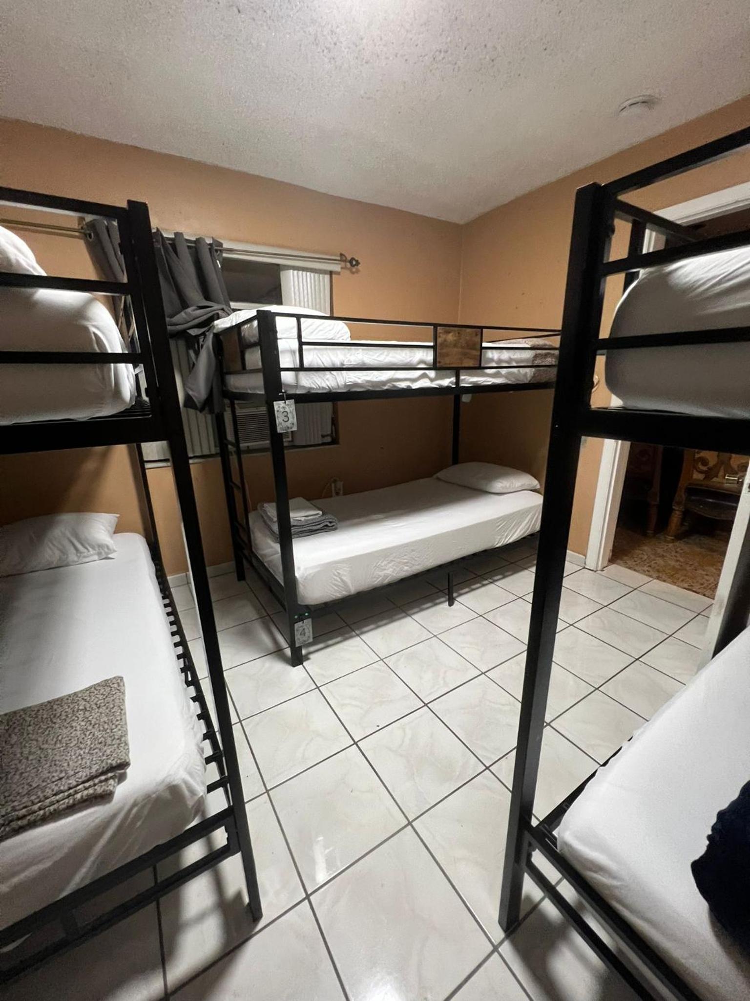 6-Bed Female Dormitory Room photo 1