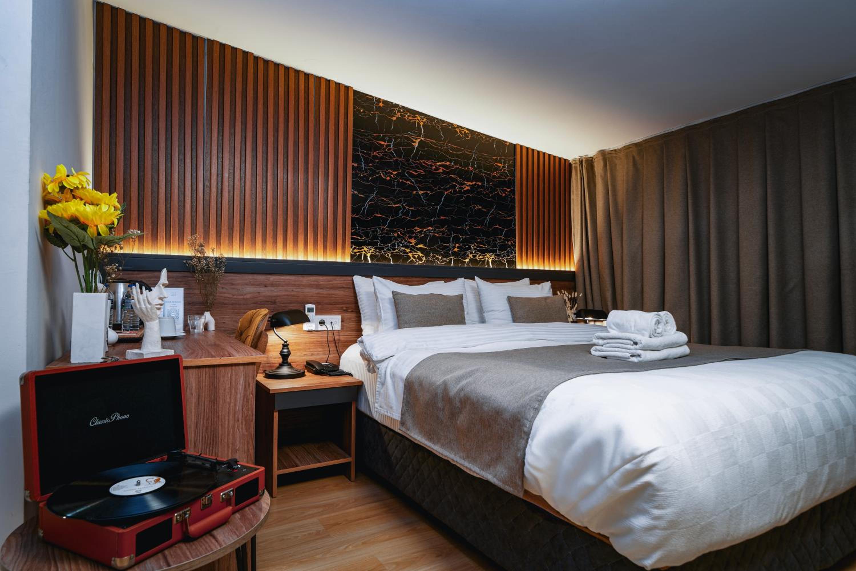 Deluxe Double Room with Sea View photo 3