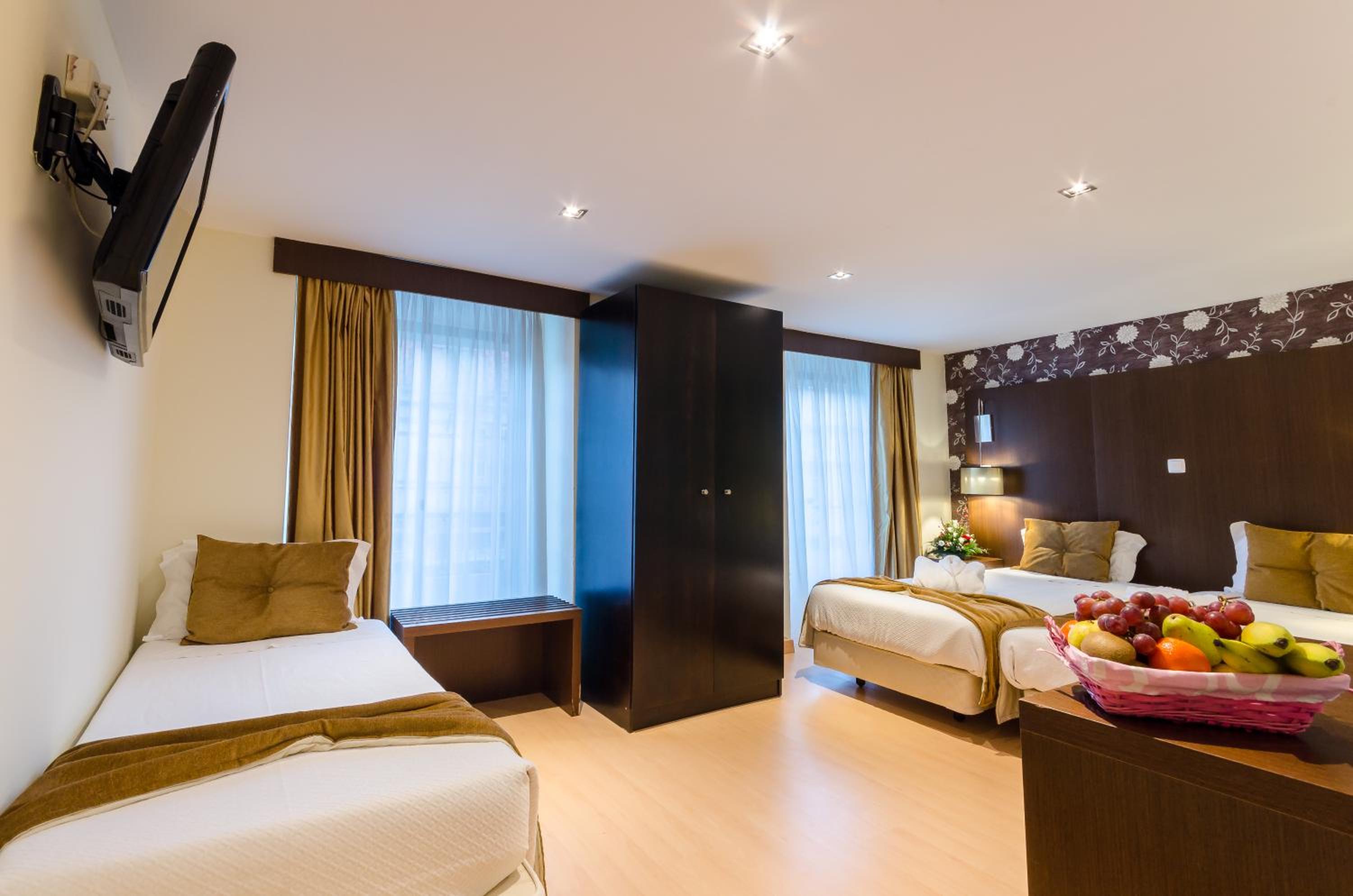 Triple Room - Photo 6