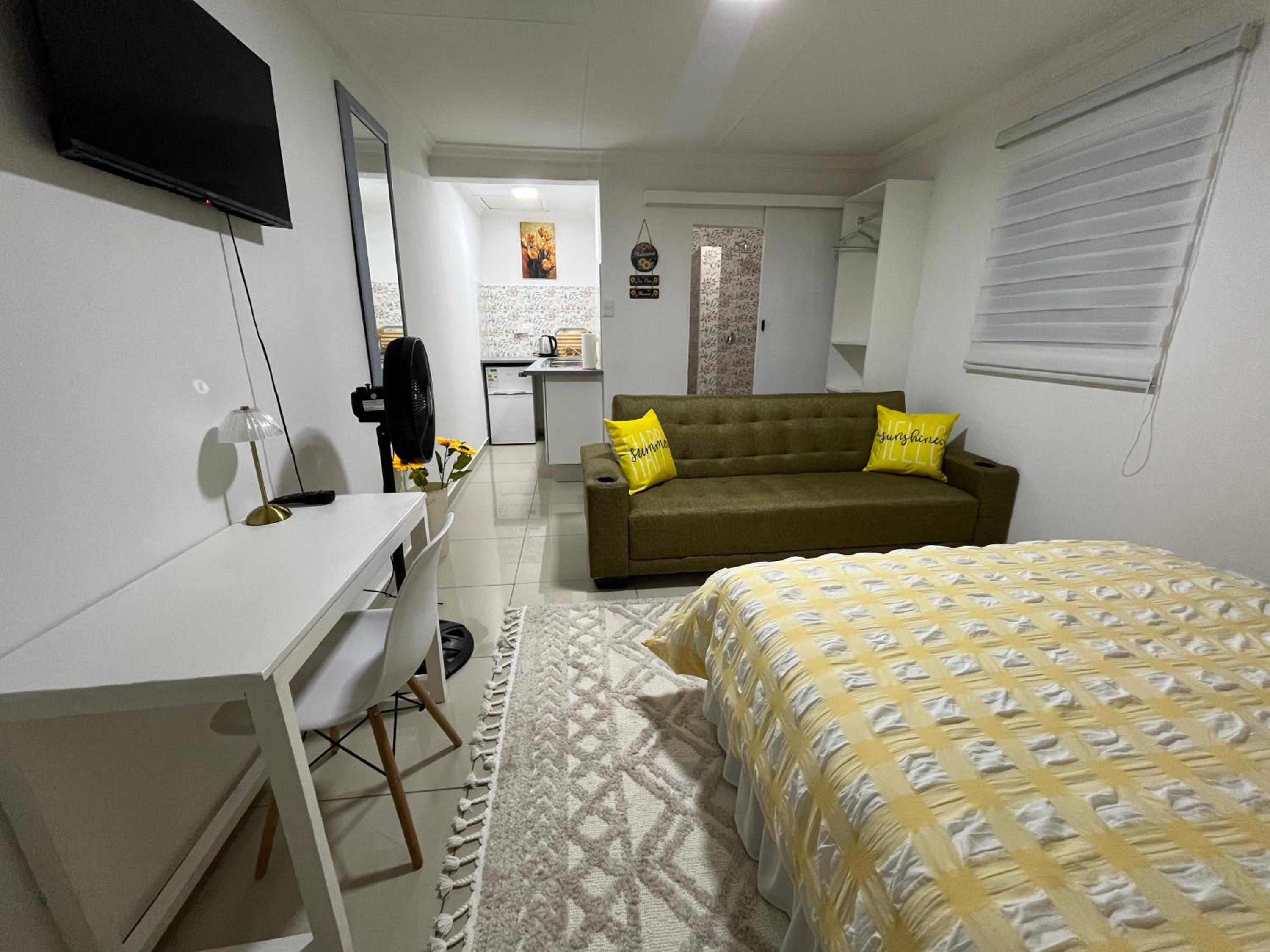 Studio Apartment with One Double Bed photo 3