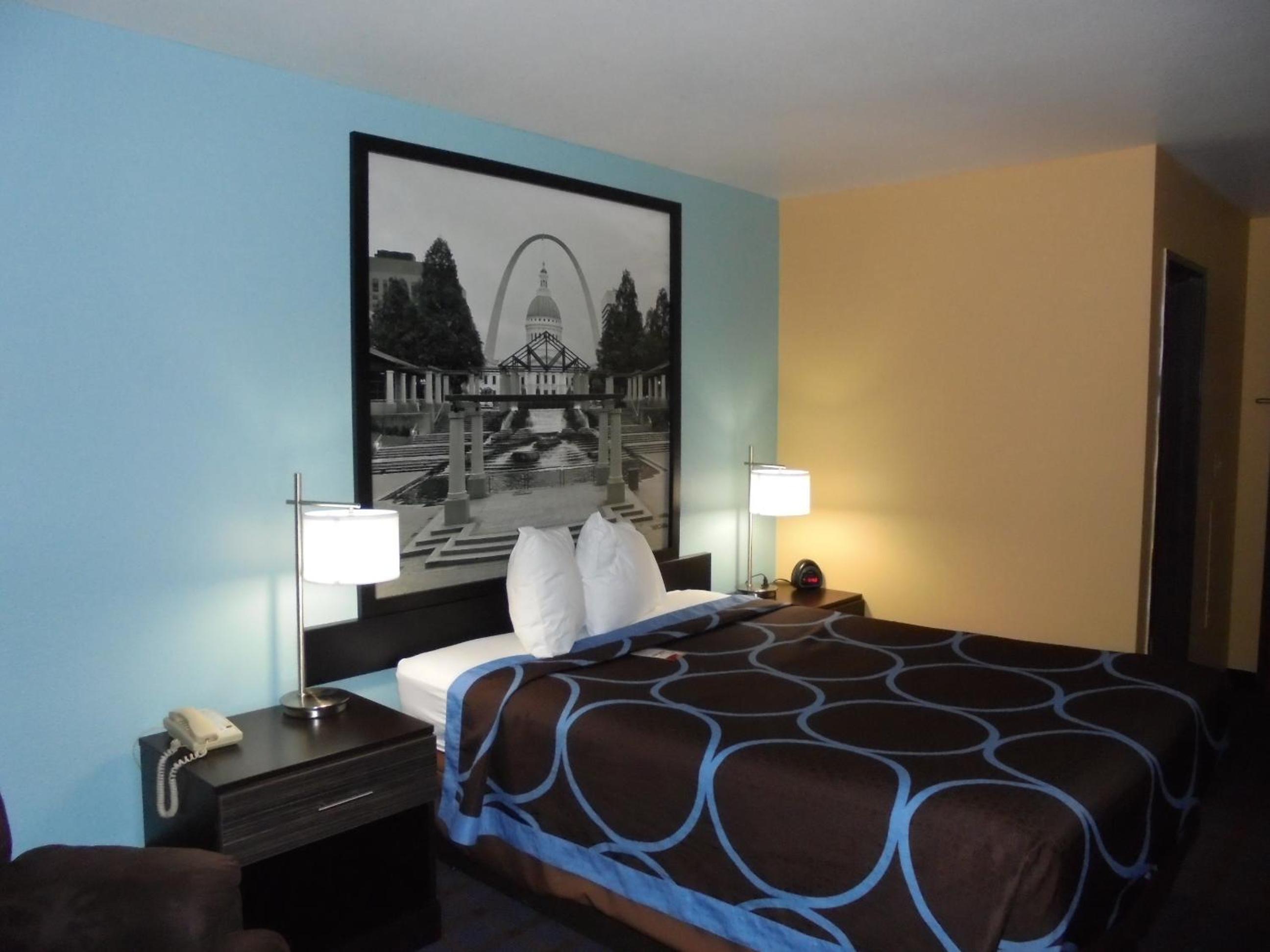 Queen Room - Non-Smoking - Photo 1